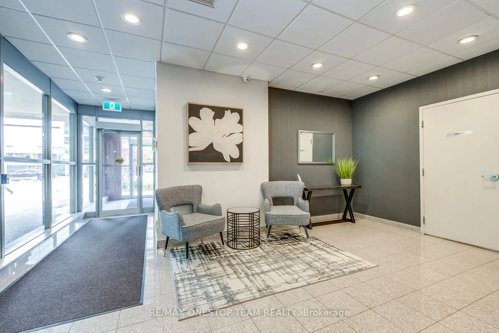 5940 Yonge Street, #303