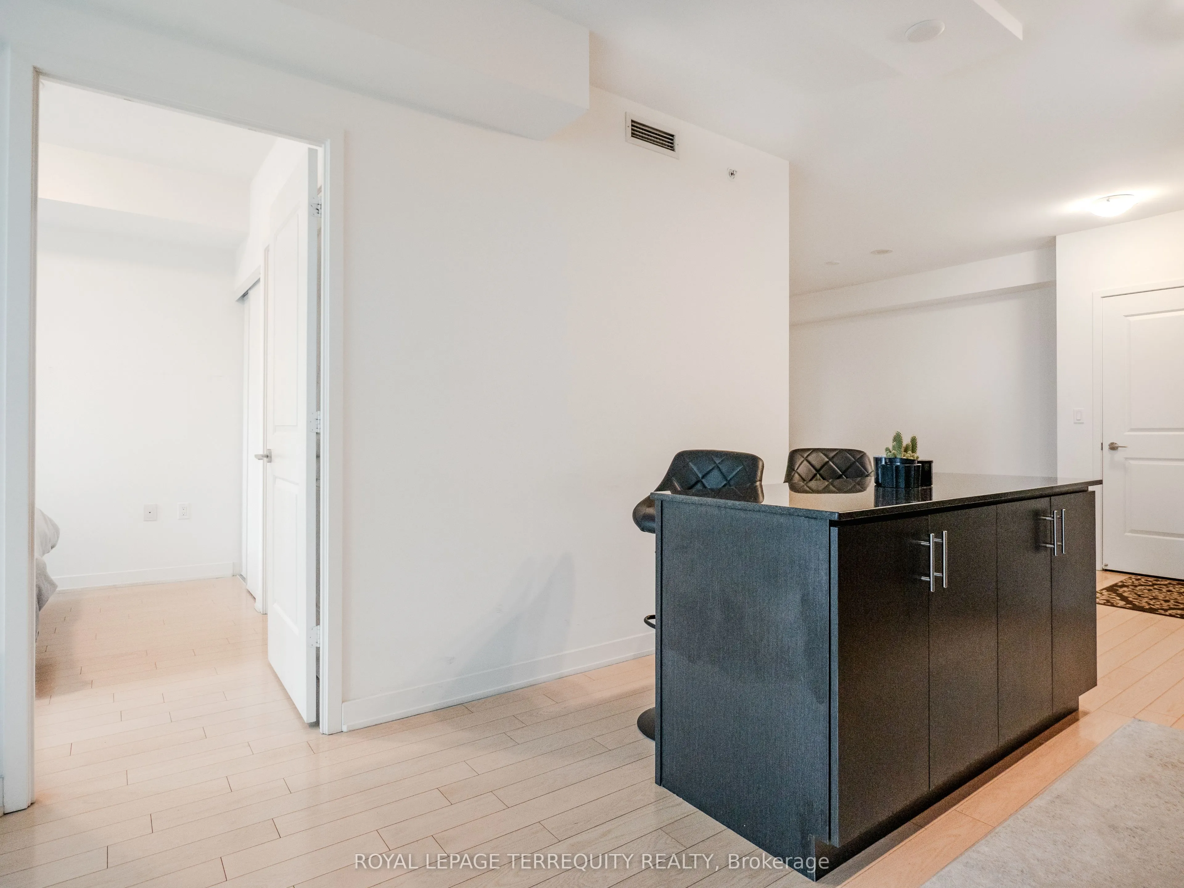 1 The Esplanade, #1009