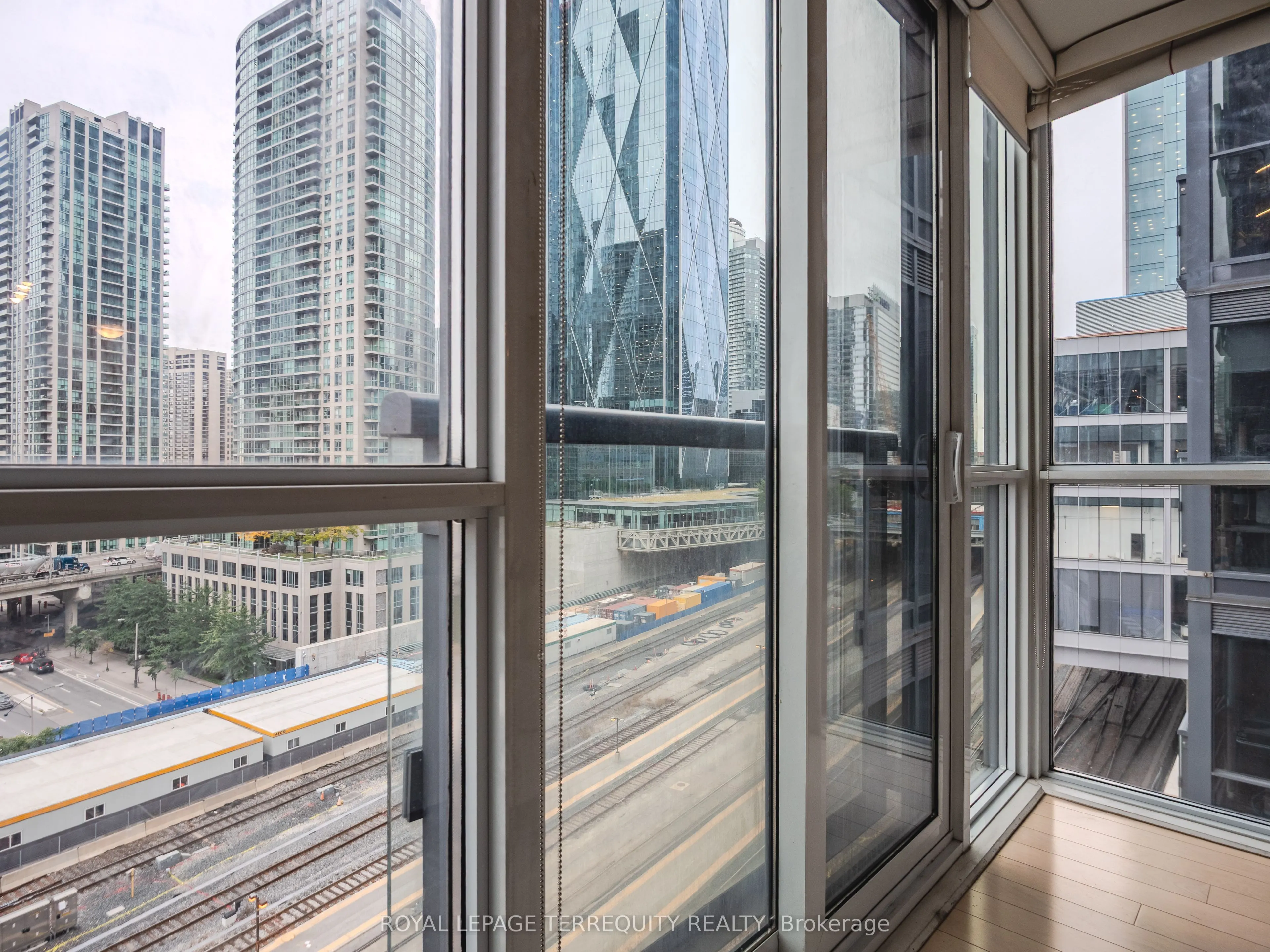 1 The Esplanade, #1009