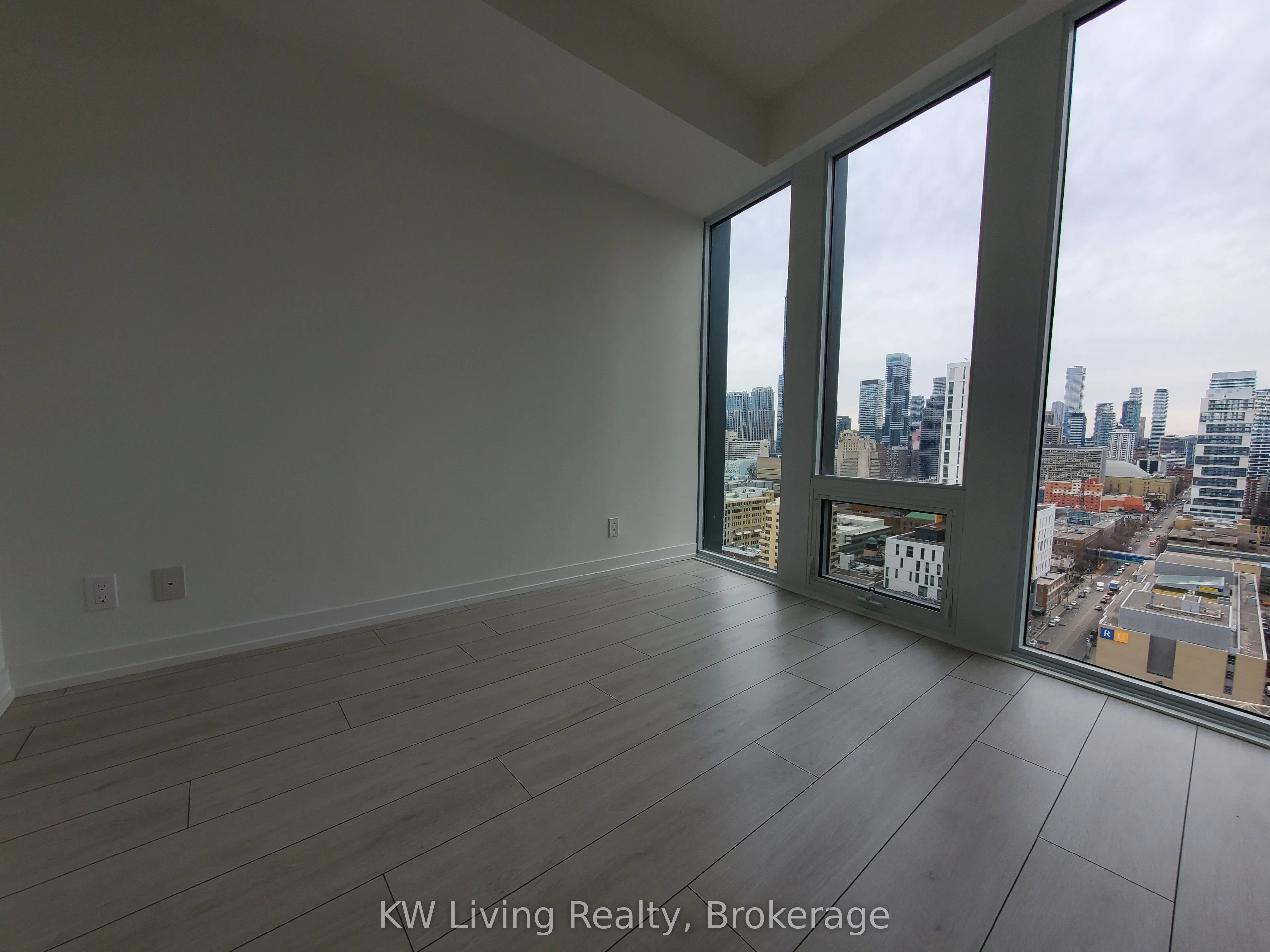 60 Shuter Street, #2911