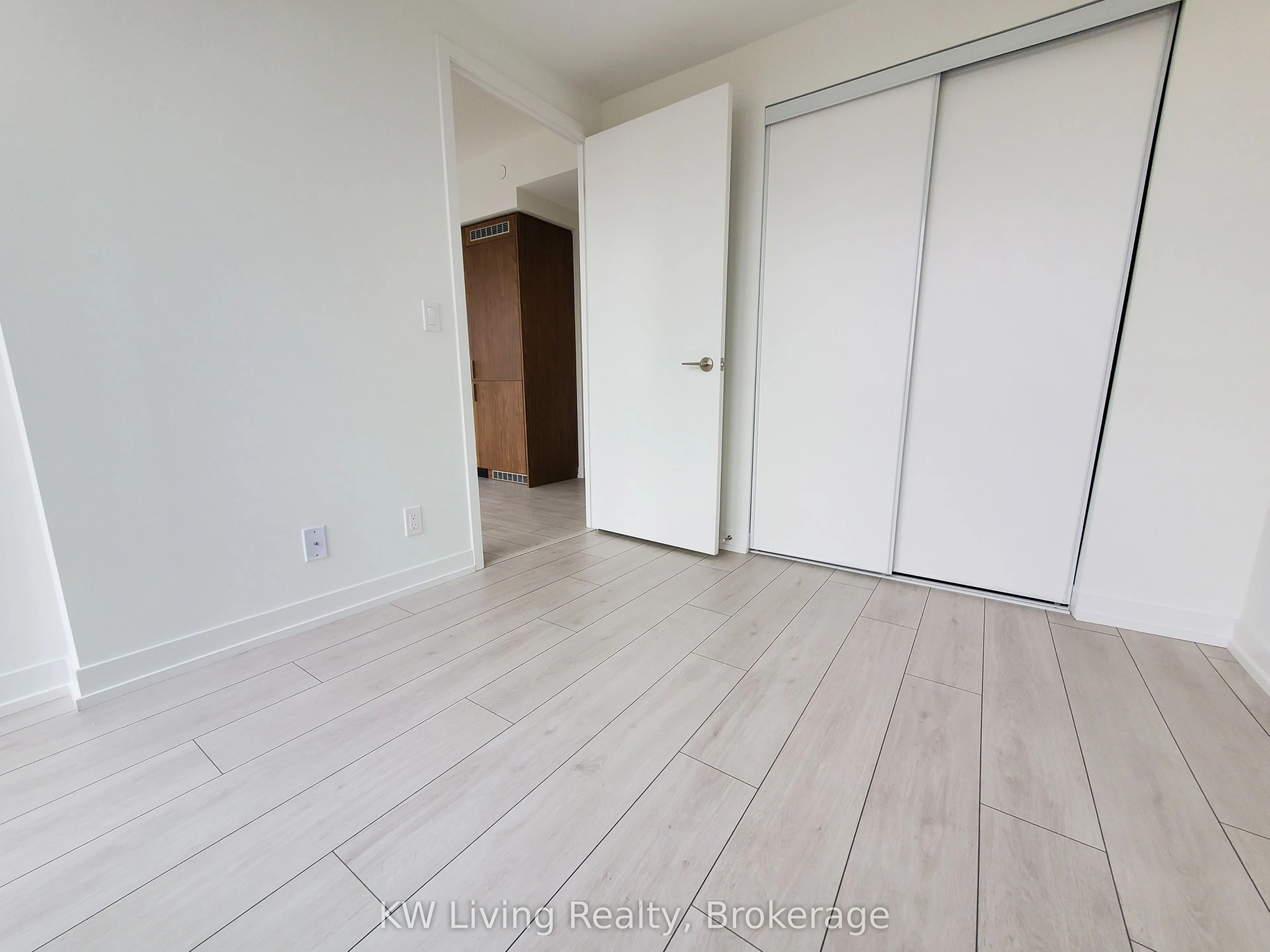 60 Shuter Street, #2911