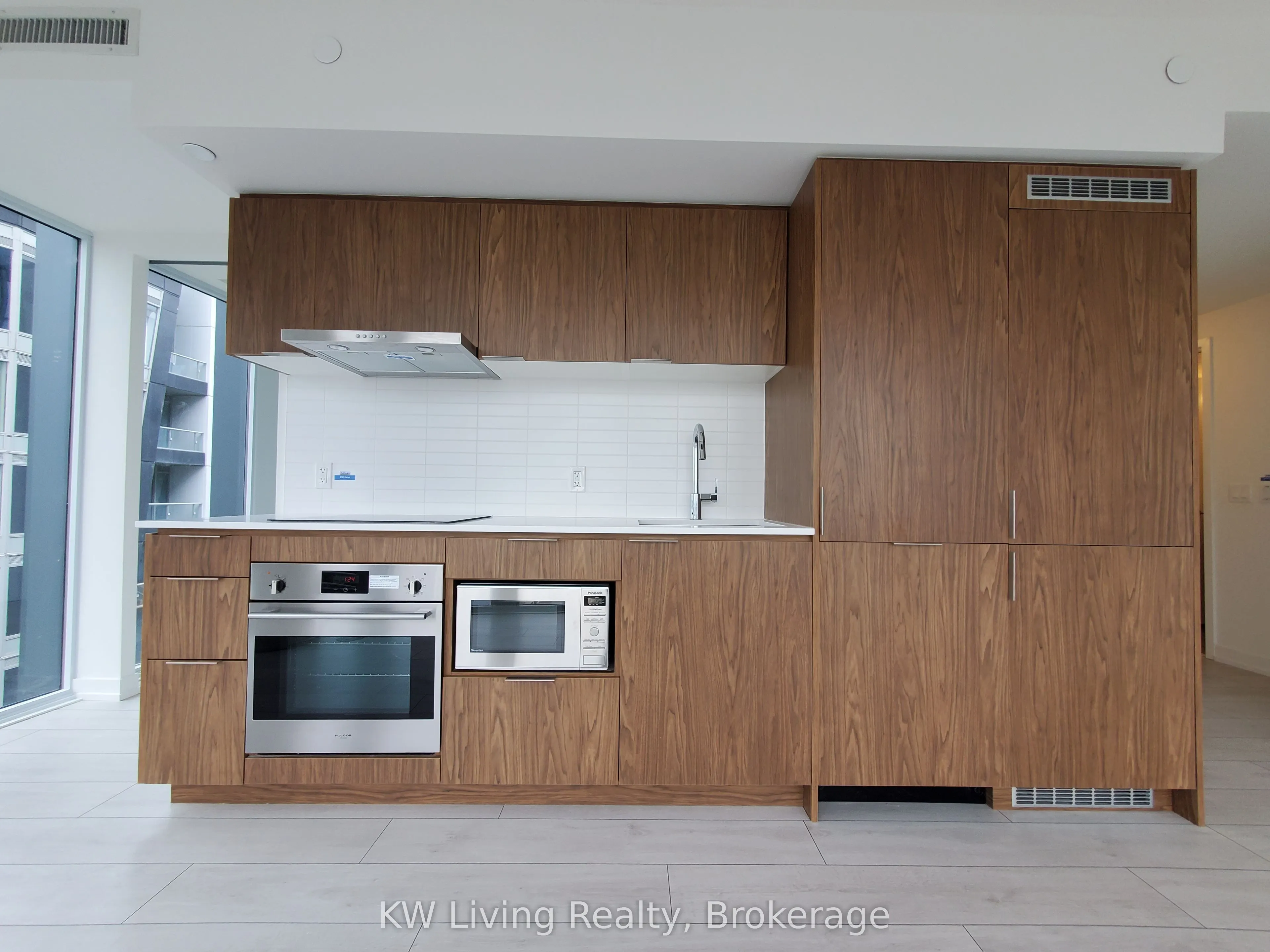 60 Shuter Street, #2911