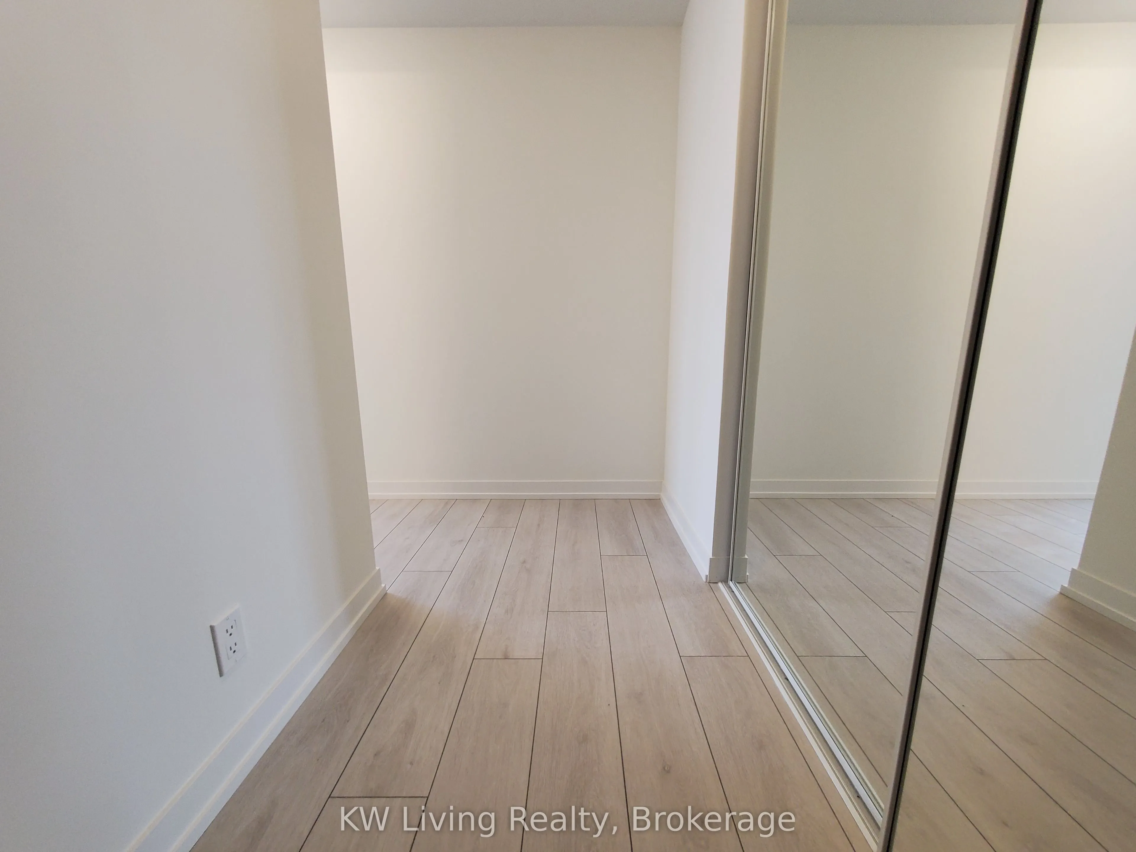 60 Shuter Street, #2911