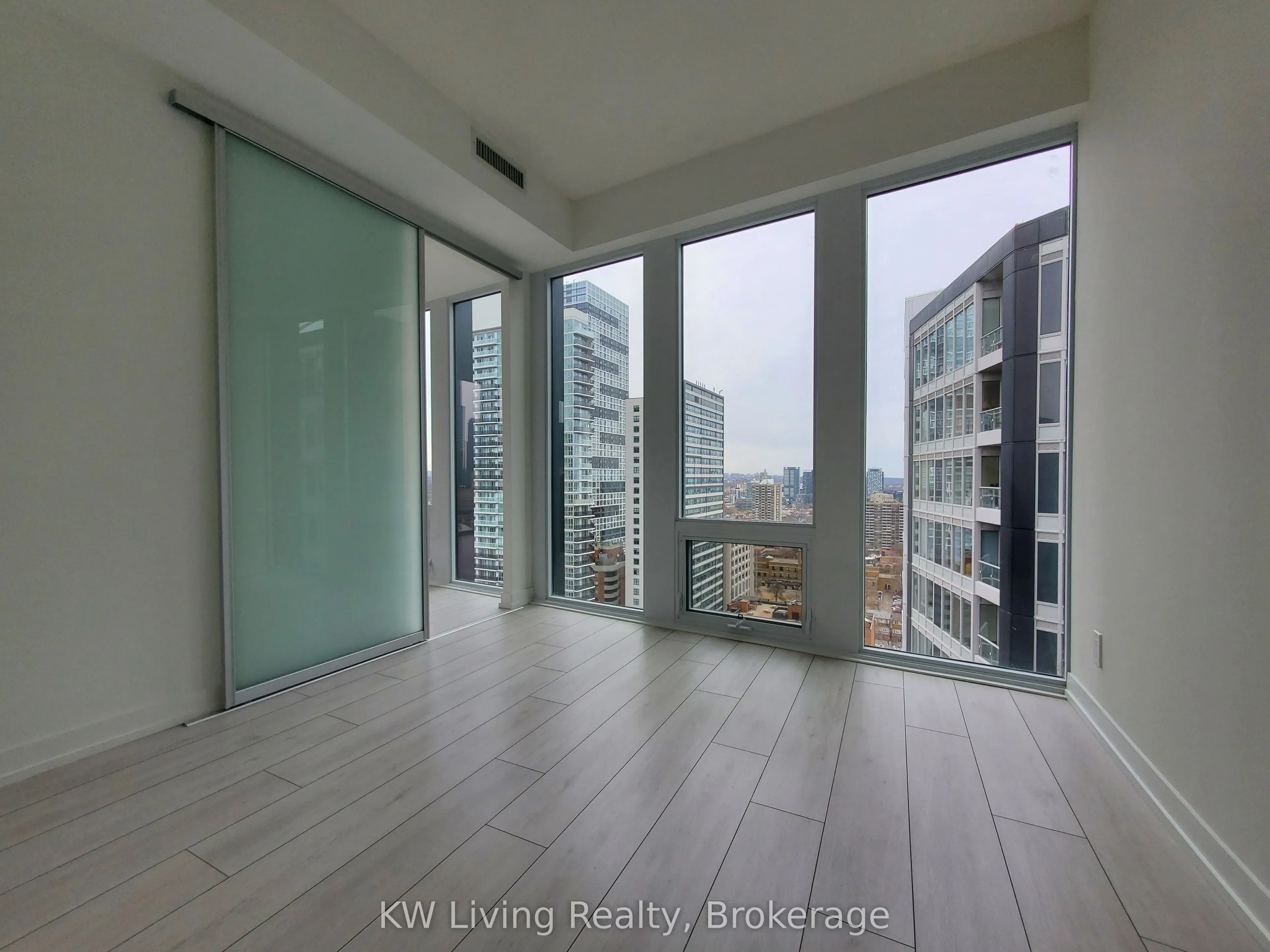 60 Shuter Street, #2911
