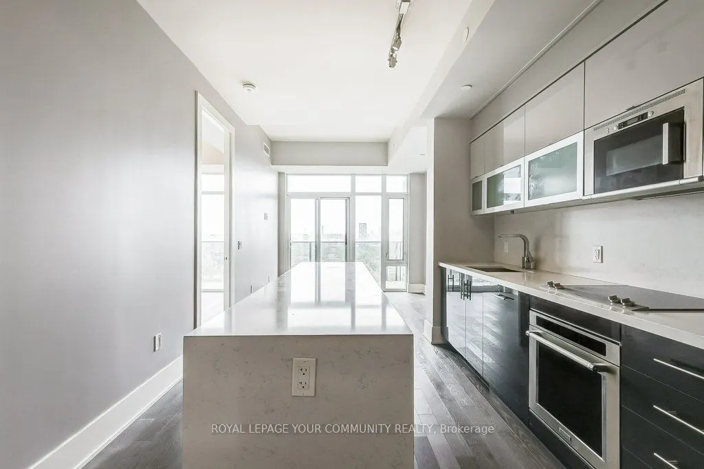 330 Richmond Street W, #2712
