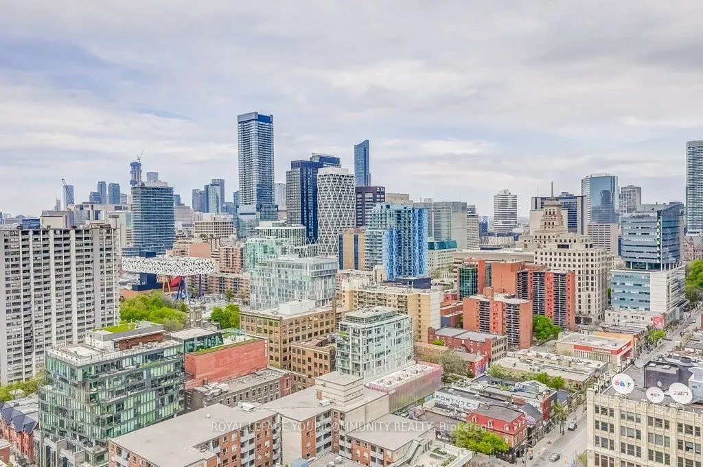 330 Richmond Street W, #2712