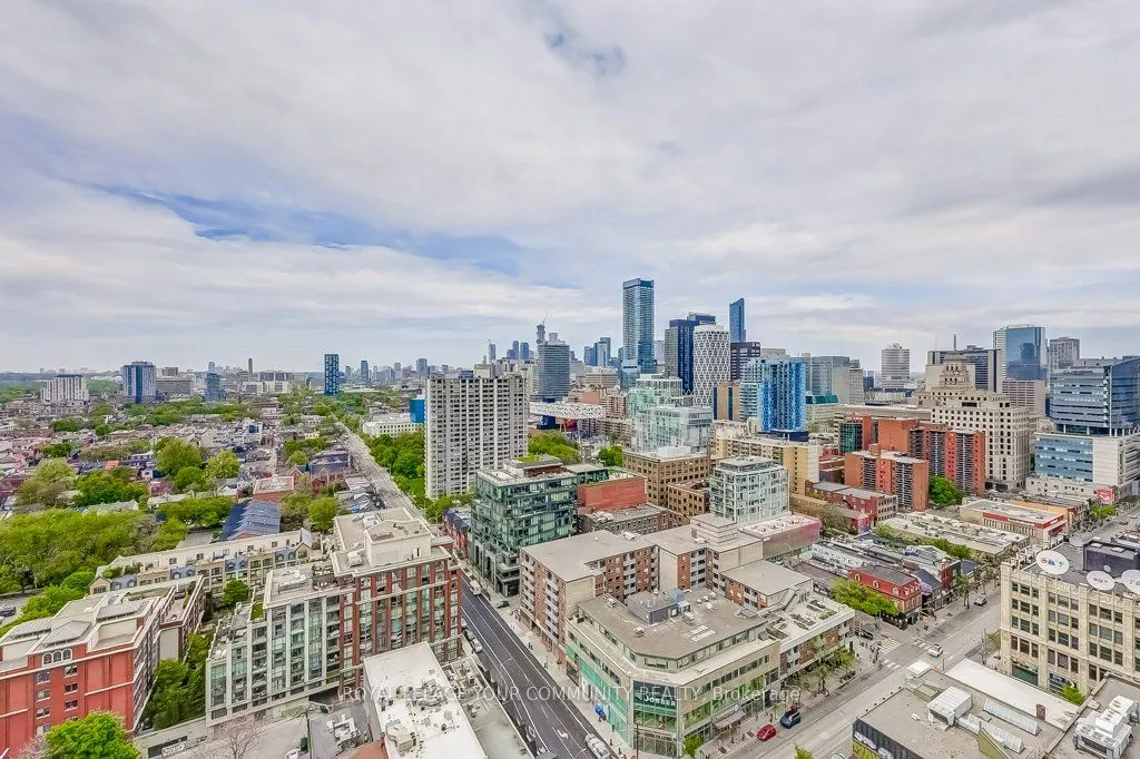 330 Richmond Street W, #2712
