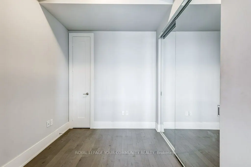 330 Richmond Street W, #2712