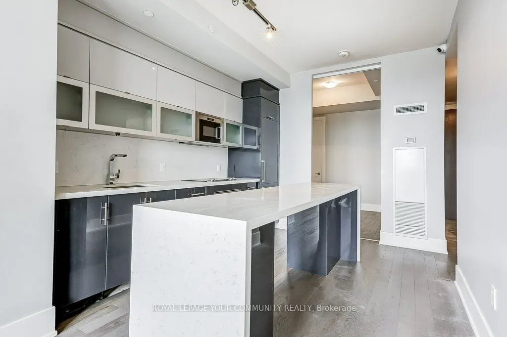 330 Richmond Street W, #2712