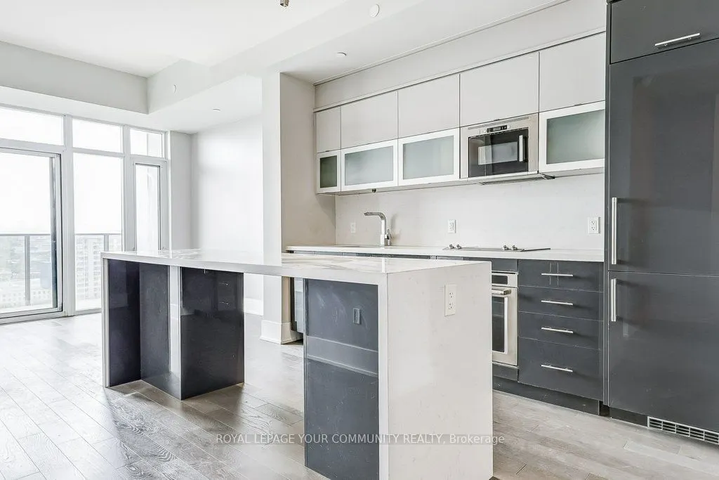 330 Richmond Street W, #2712