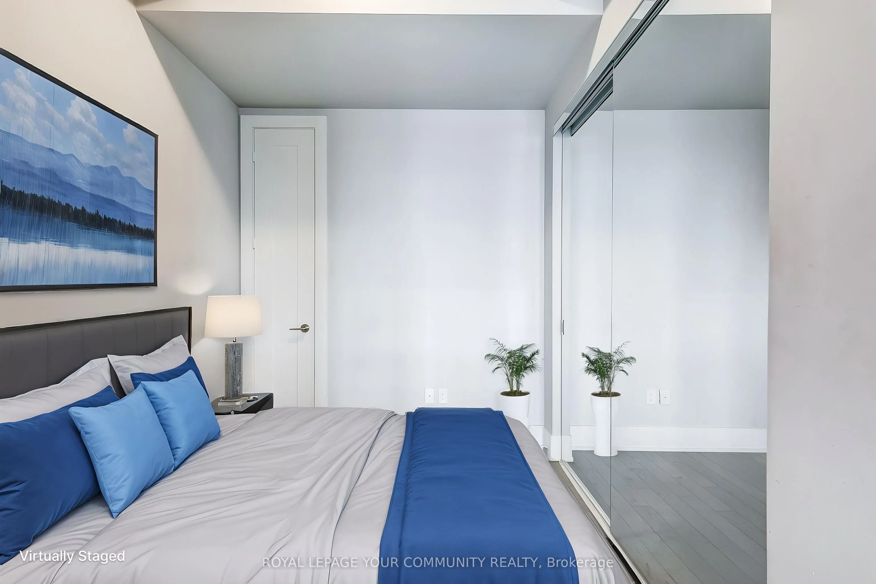 330 Richmond Street W, #2712