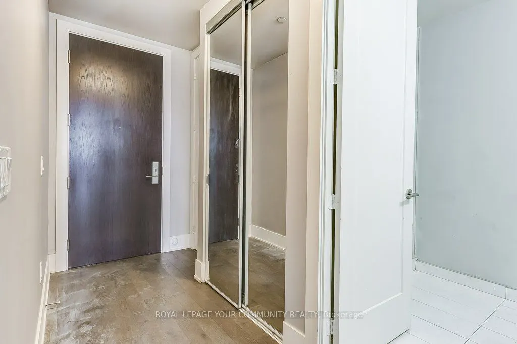 330 Richmond Street W, #2712
