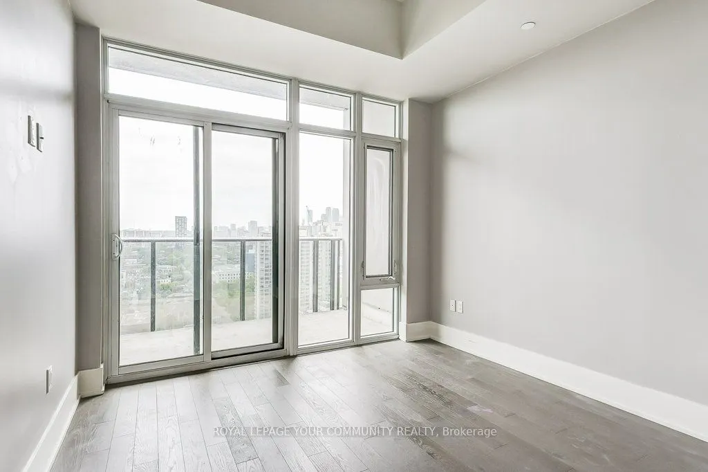 330 Richmond Street W, #2712