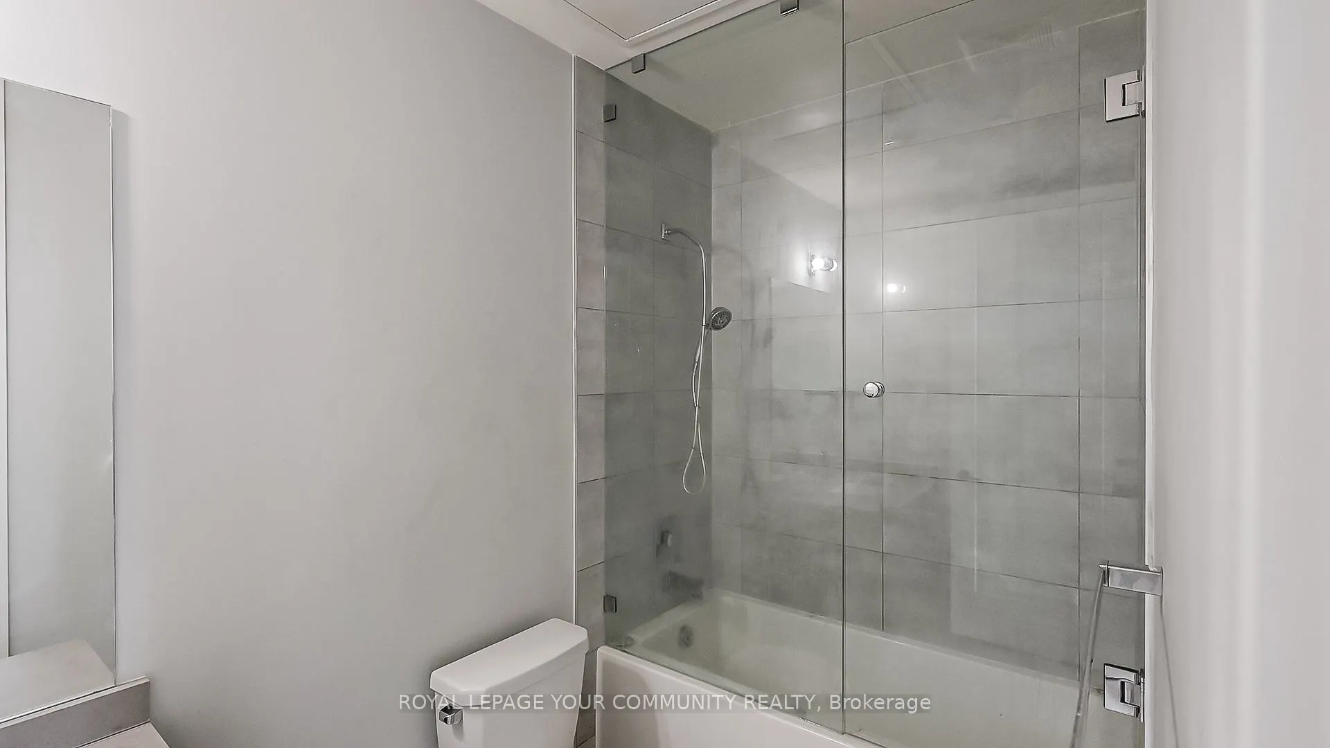 330 Richmond Street W, #2712