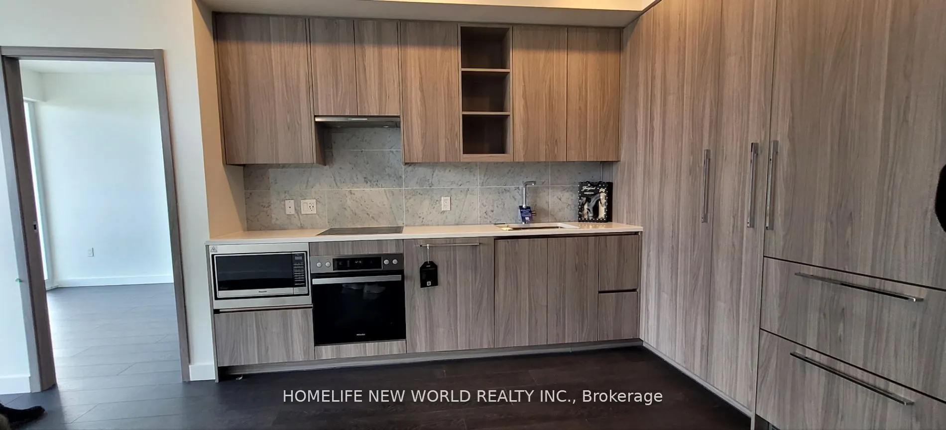 95 Mcmahon Drive, #3709