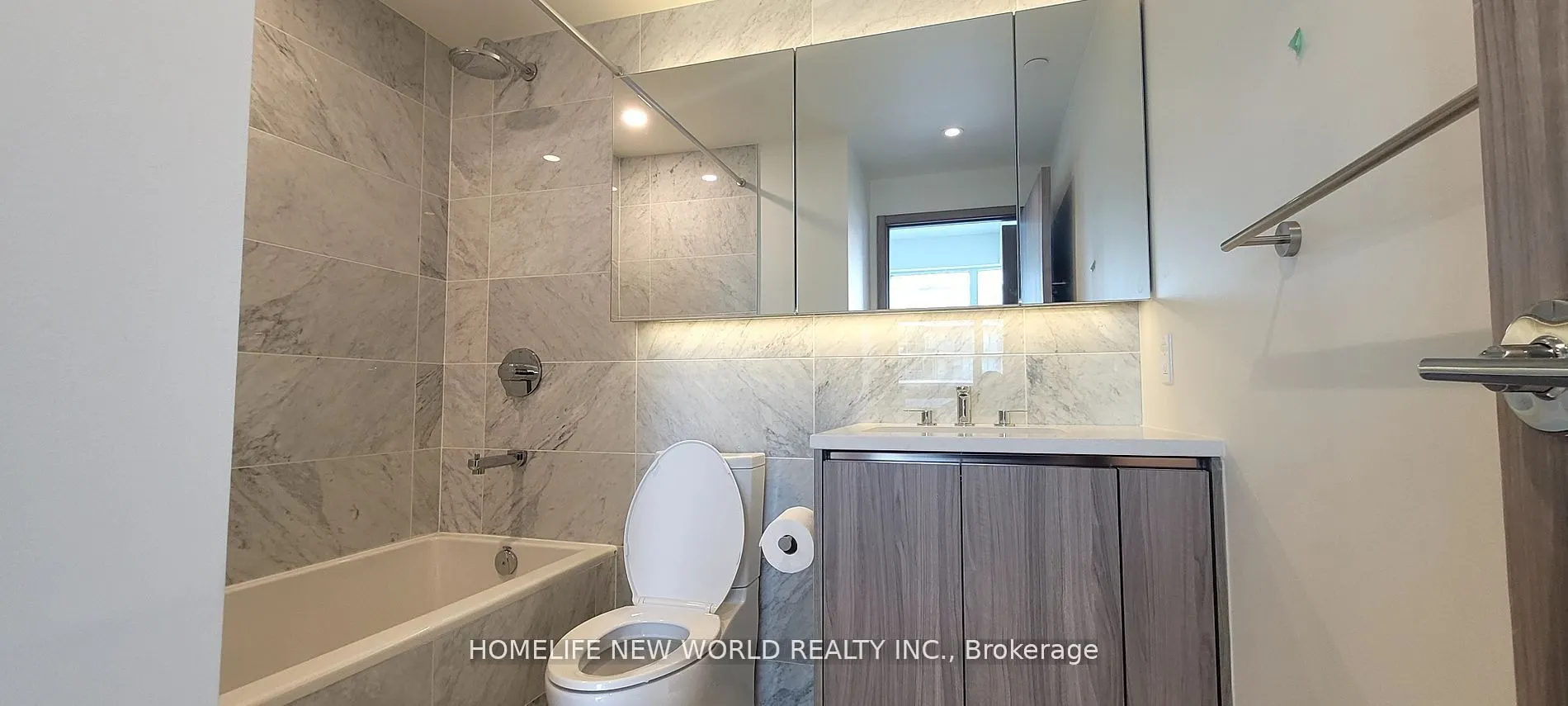 95 Mcmahon Drive, #3709