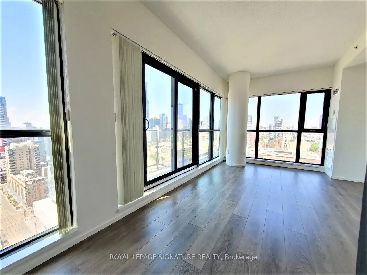 159 Dundas Street E, #2209