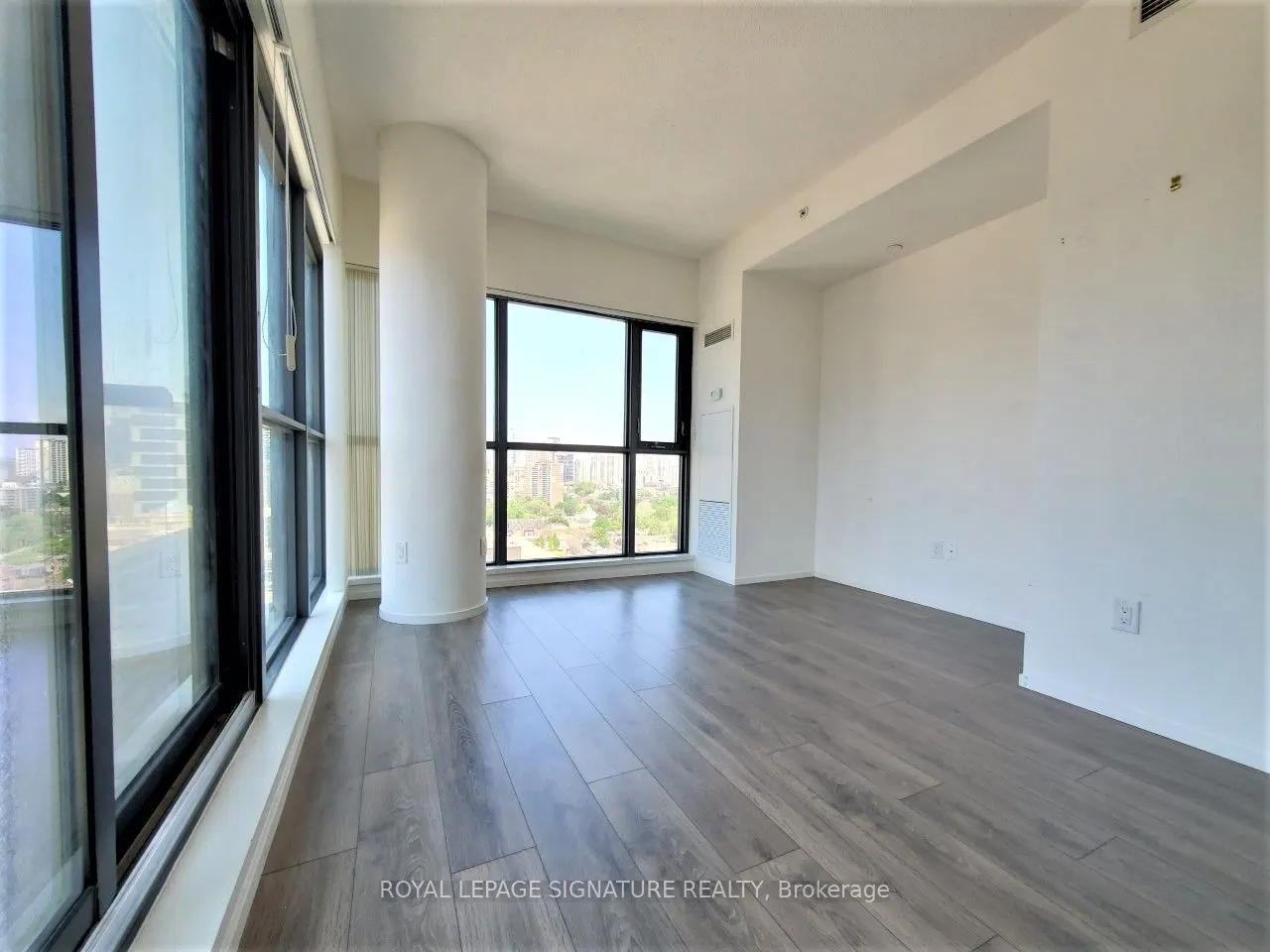159 Dundas Street E, #2209