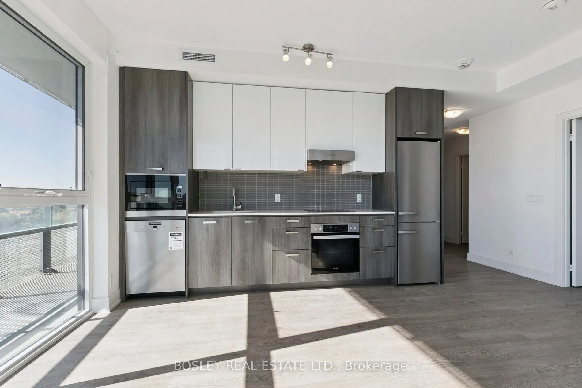 11 Lillian Street, #902