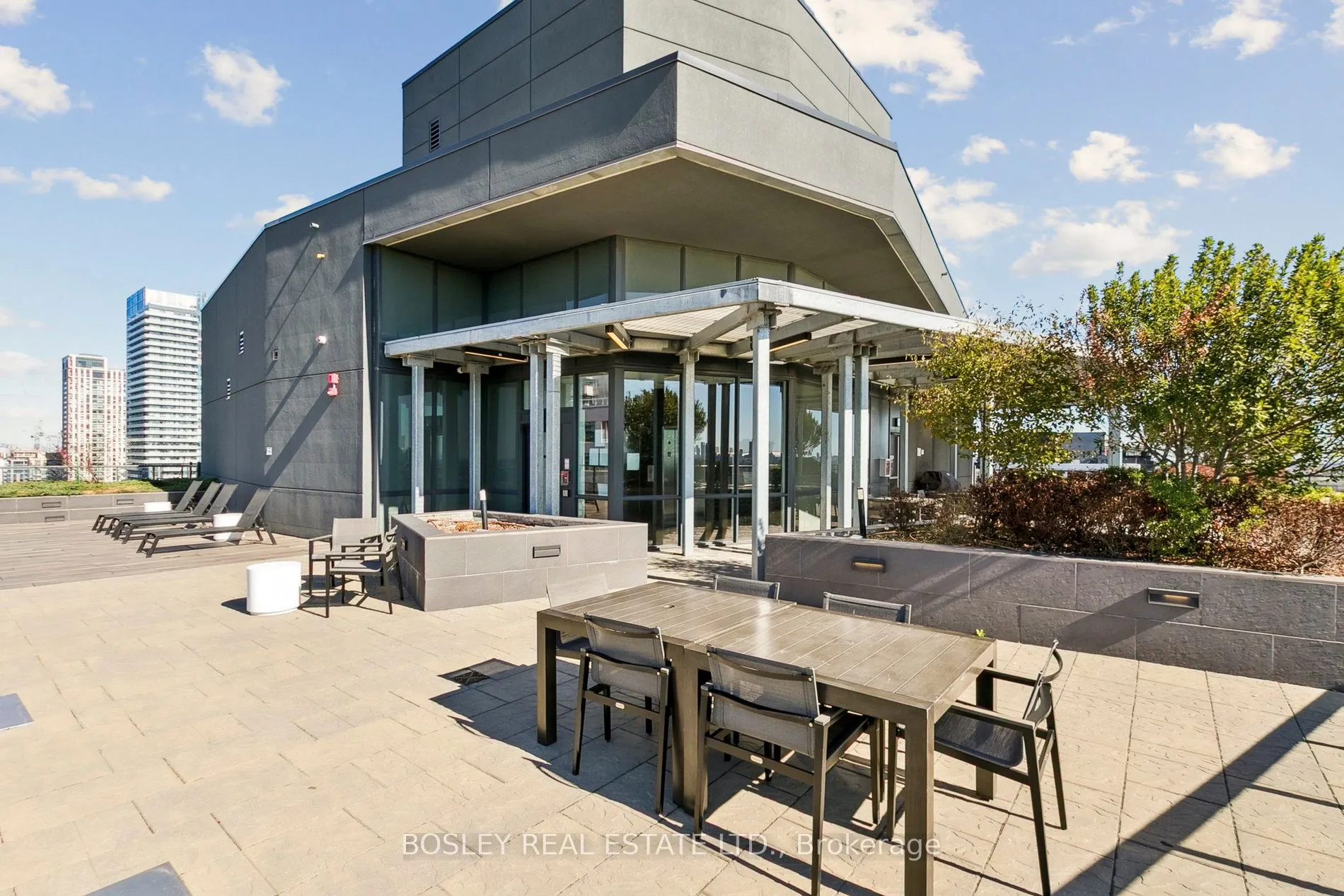 11 Lillian Street, #902