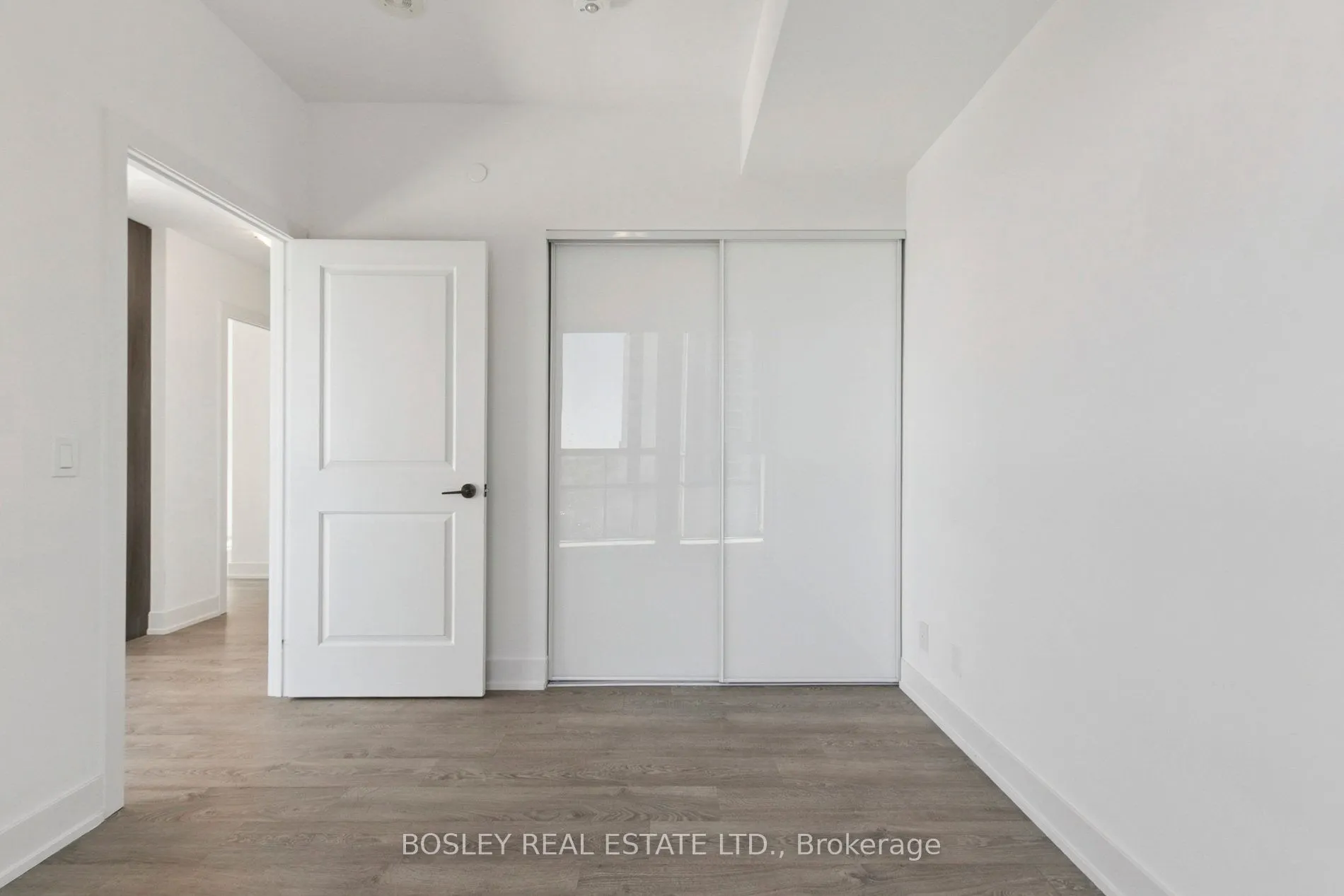 11 Lillian Street, #902