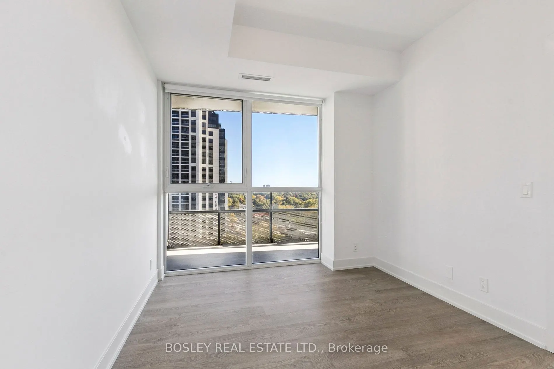 11 Lillian Street, #902