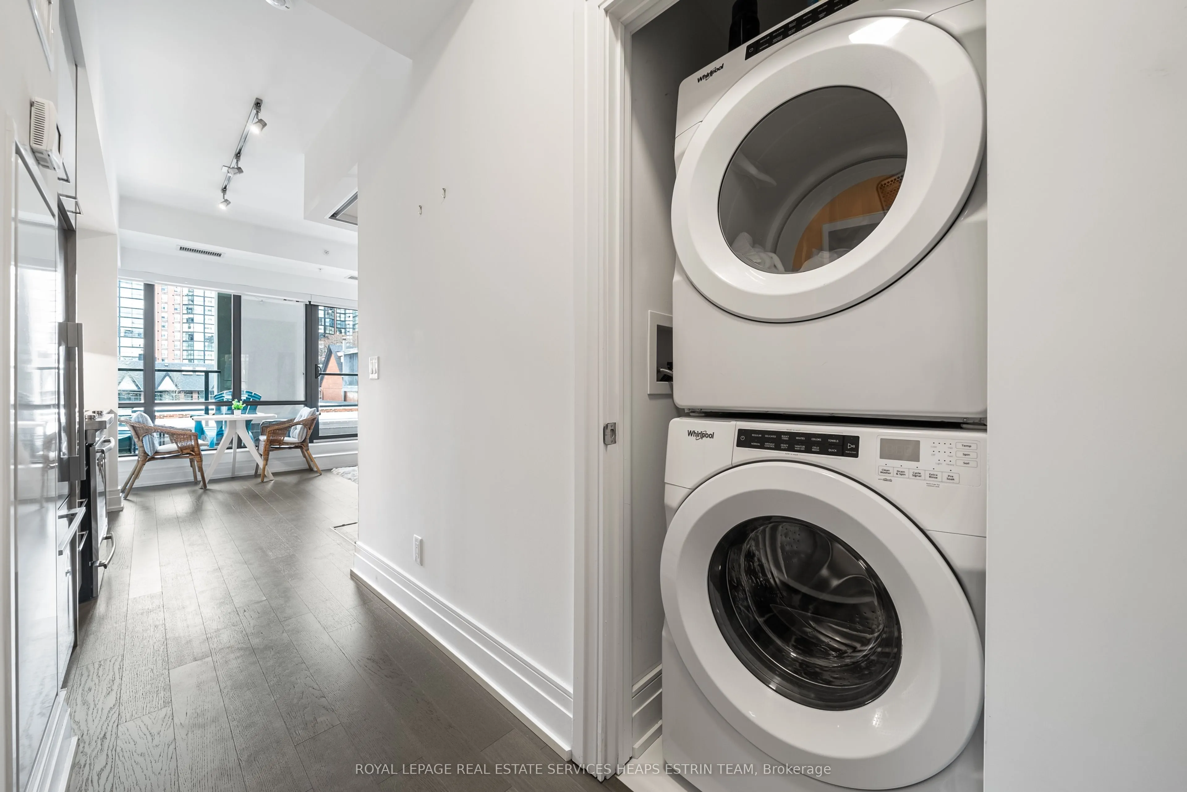 90 Niagara Street, #306