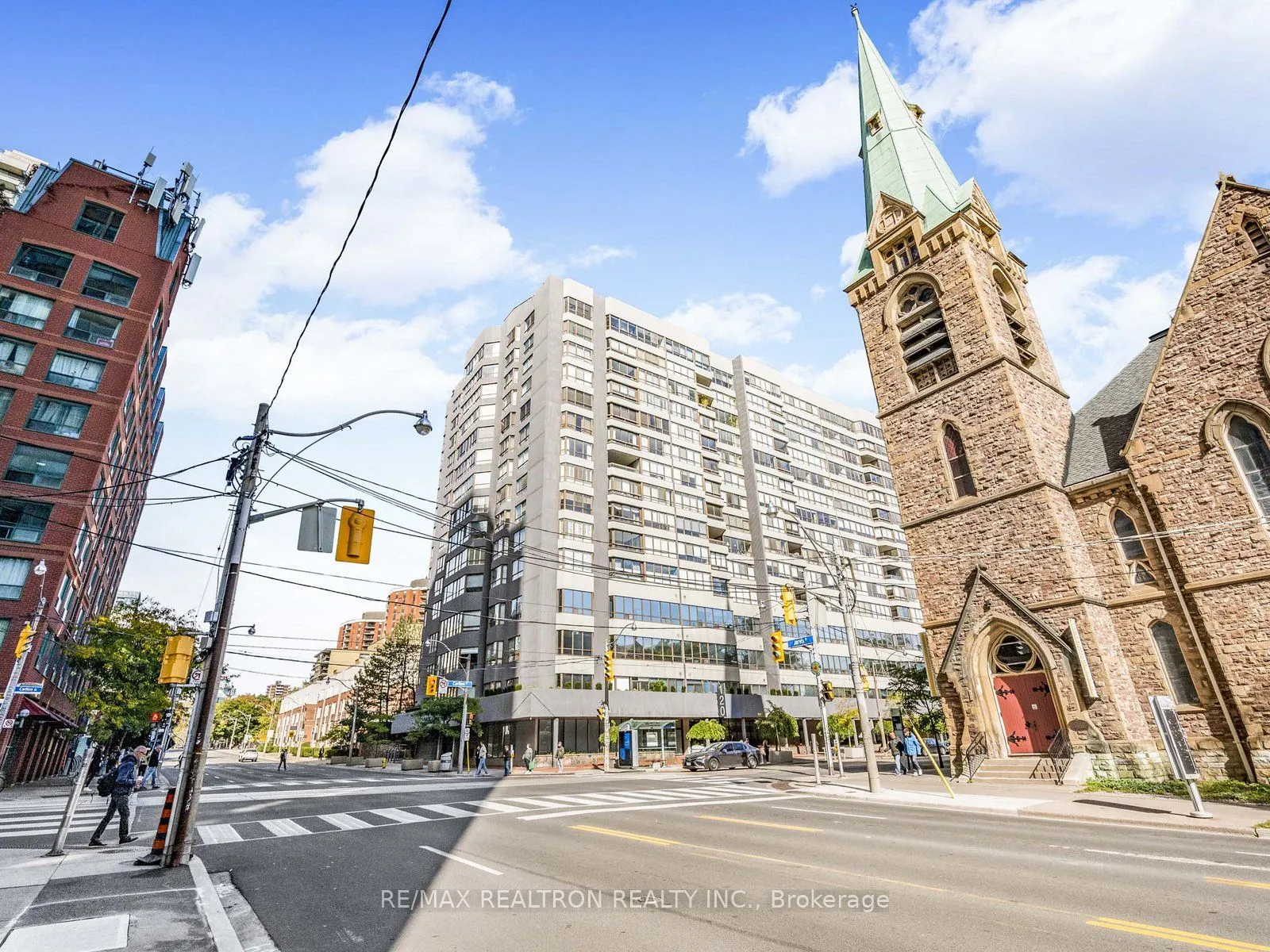 120 Carlton Street, #404