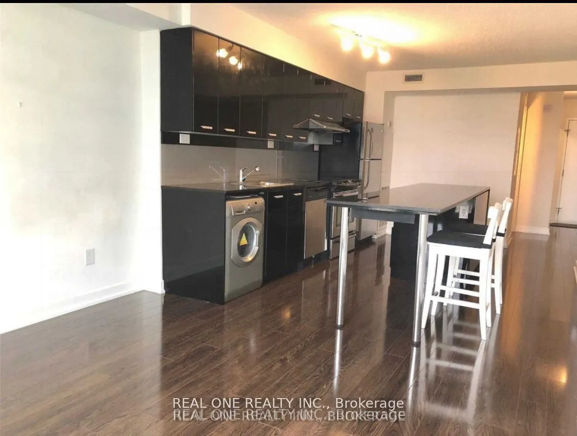 19 Singer Court, #1020