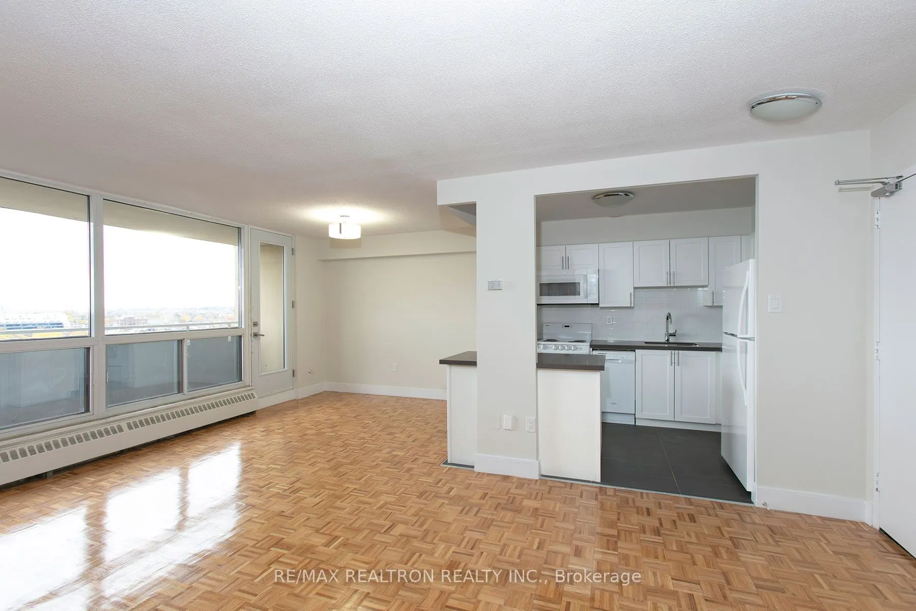 666 Spadina Avenue, #2404