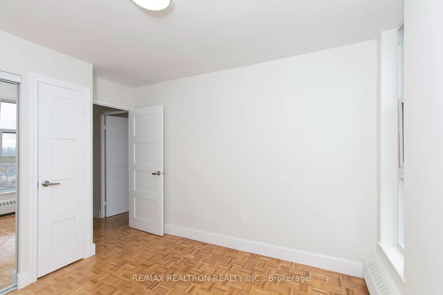 666 Spadina Avenue, #2404