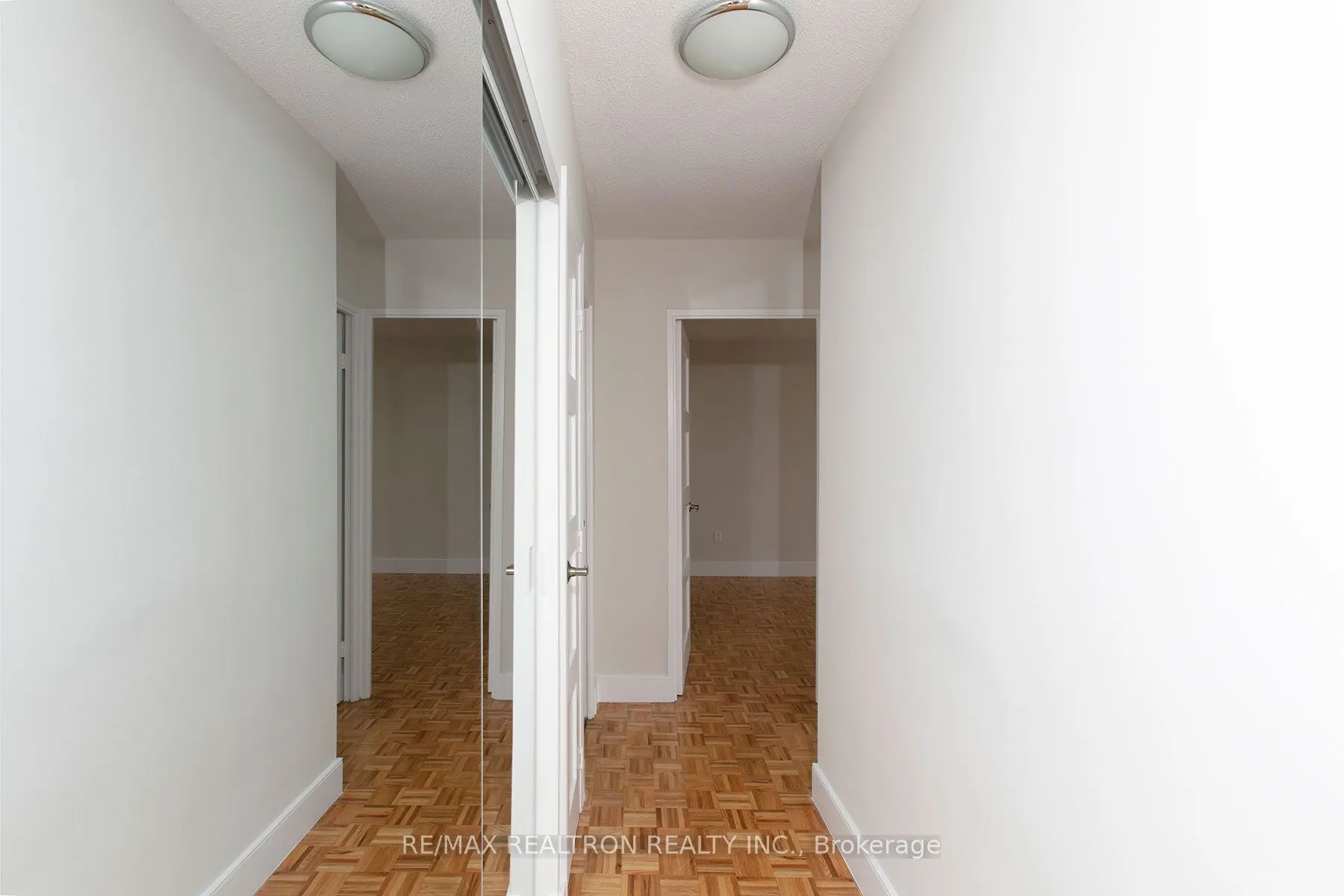 666 Spadina Avenue, #2404