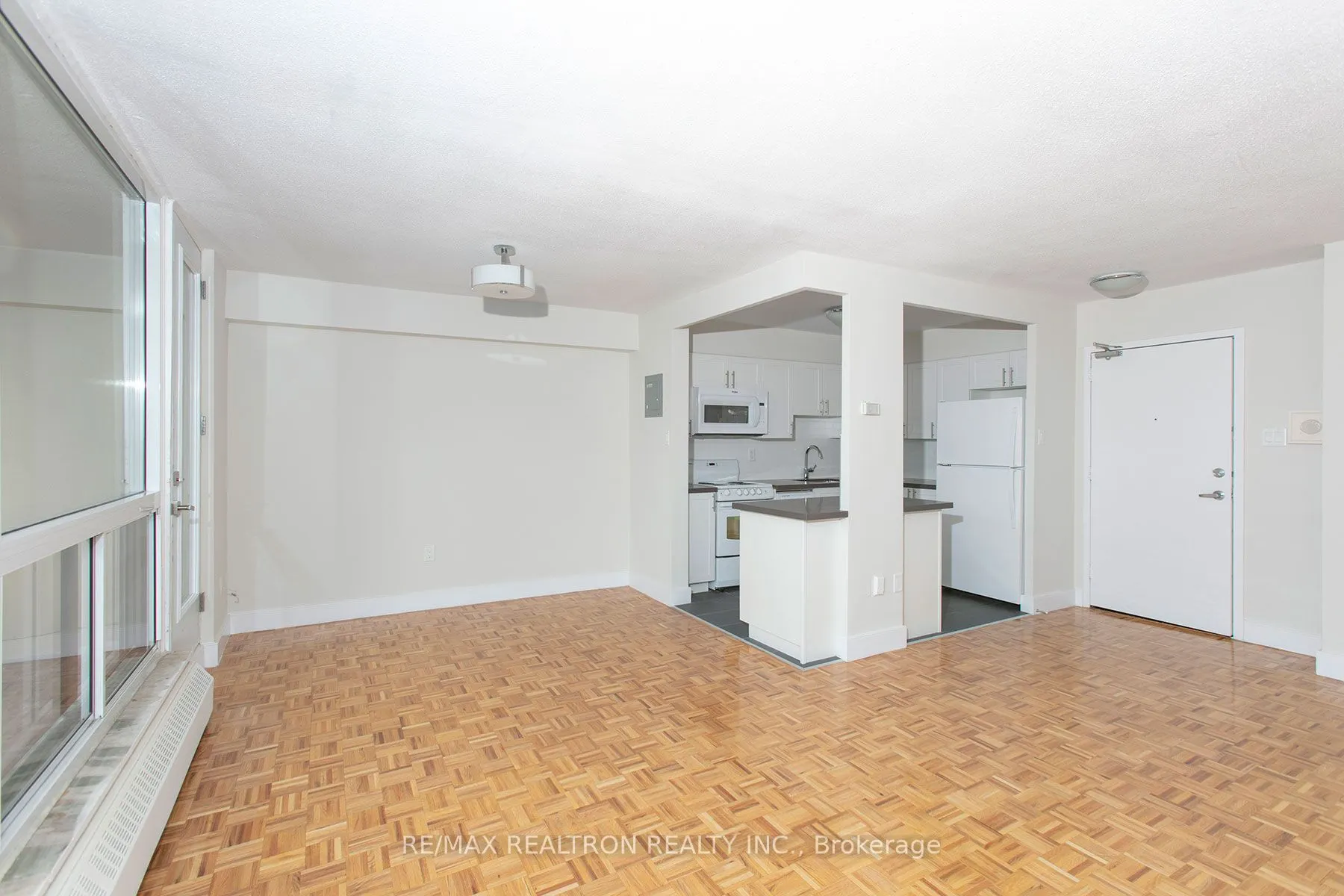 666 Spadina Avenue, #2404
