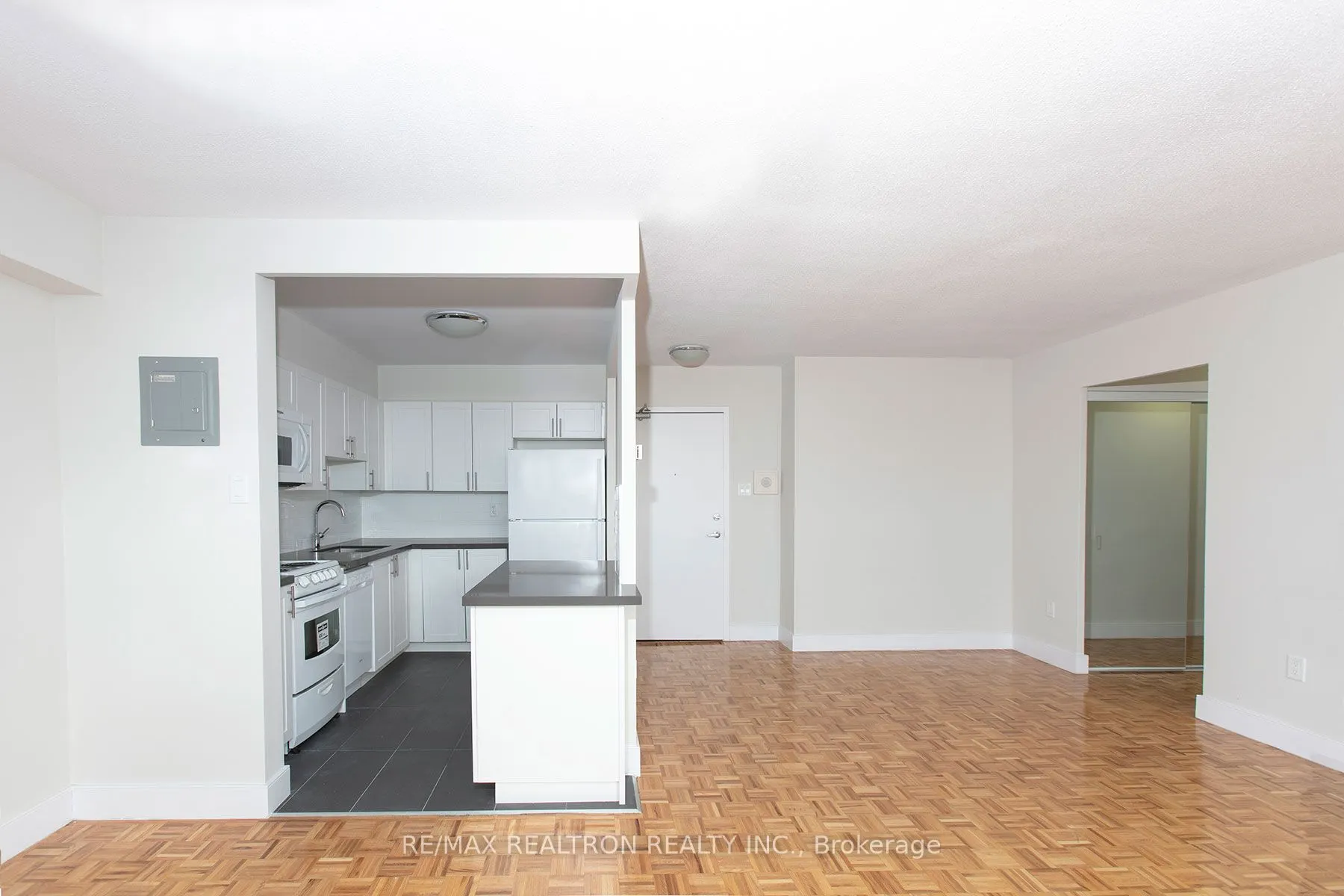 666 Spadina Avenue, #2404