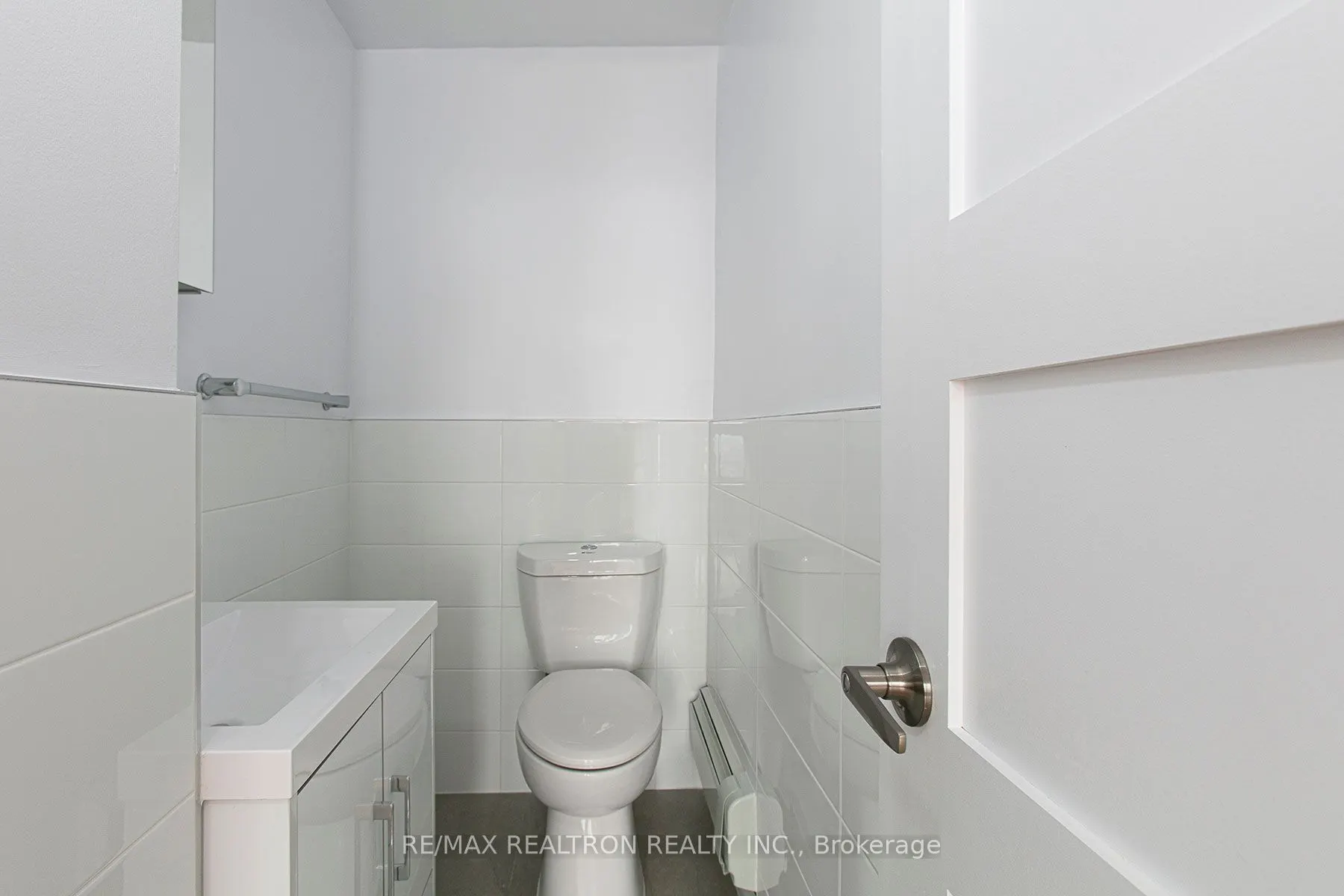 666 Spadina Avenue, #2404
