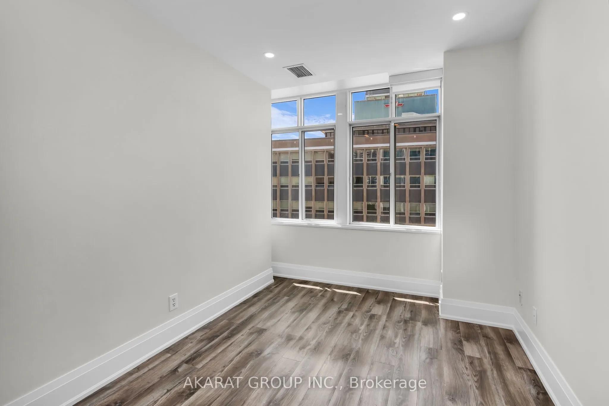 1901 Yonge Street, #703
