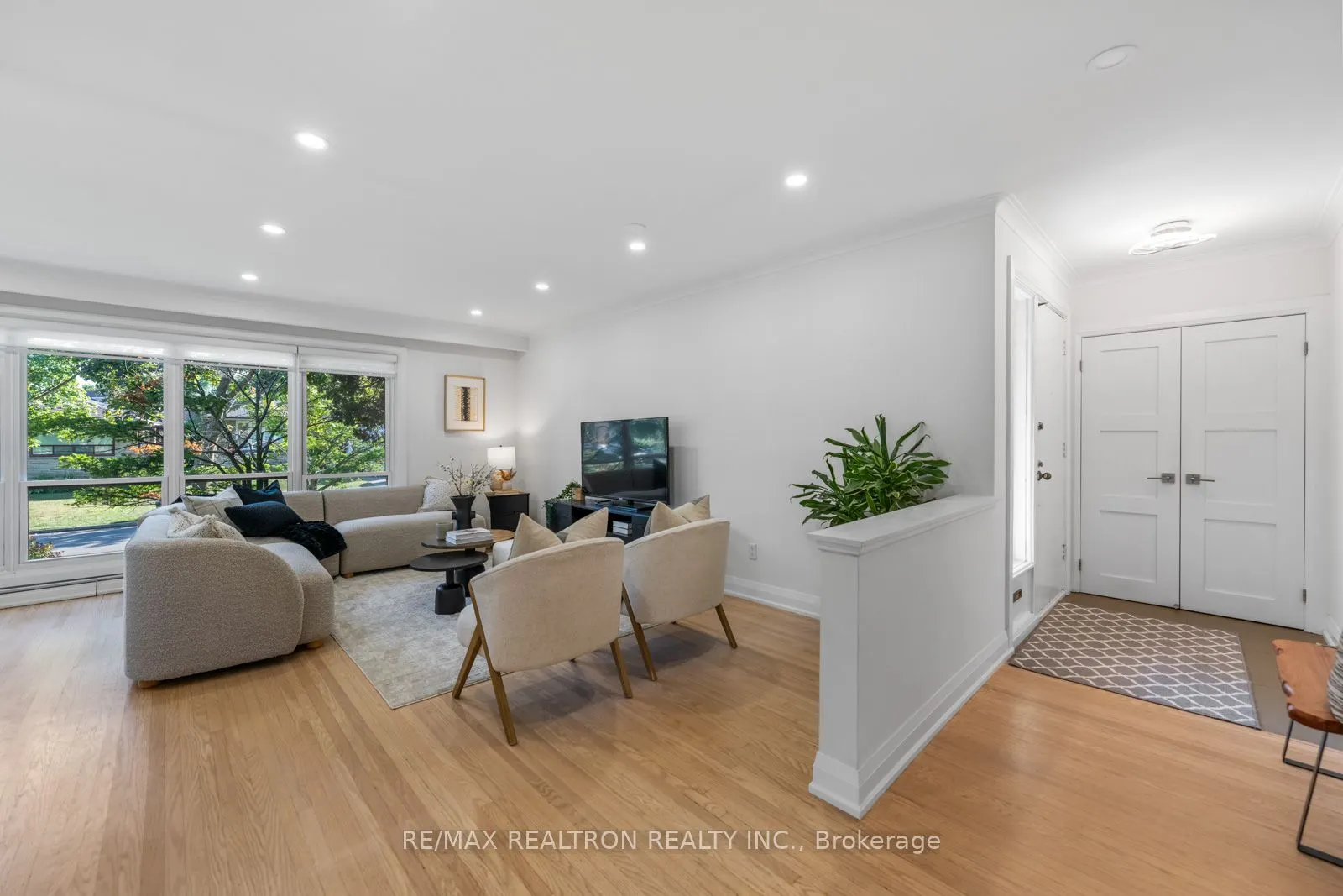 11 Artreeva Drive