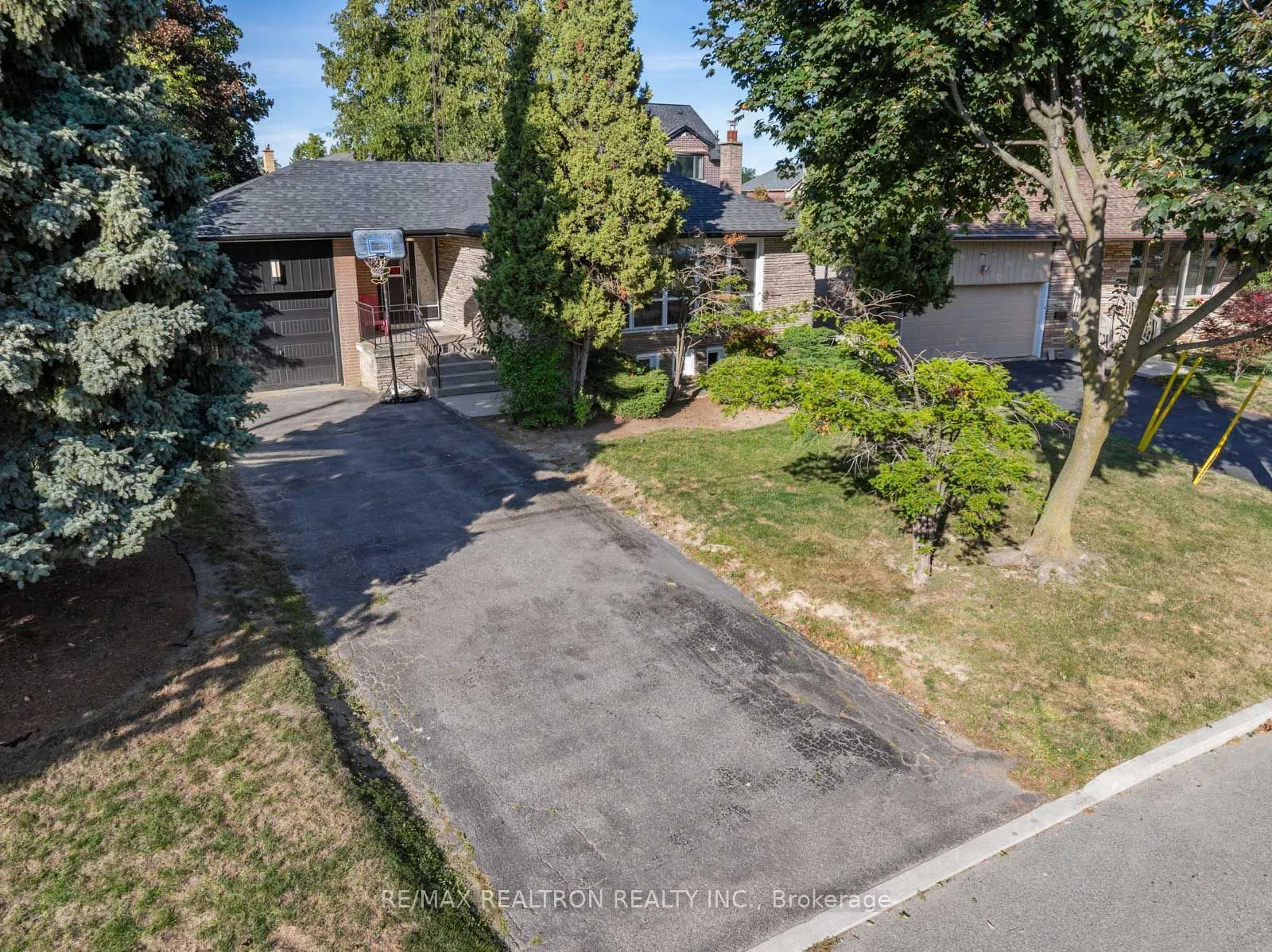 11 Artreeva Drive