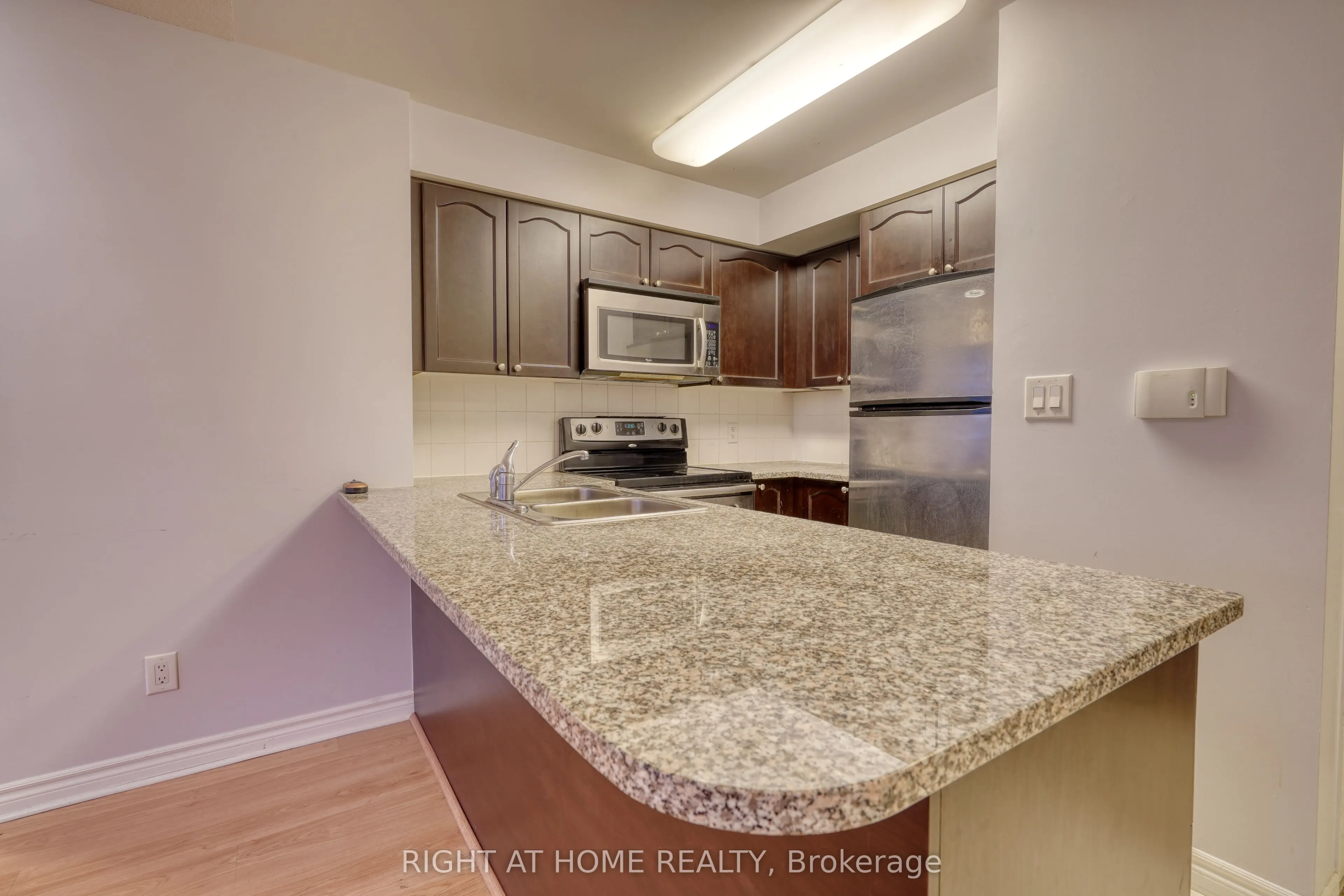35 Hollywood Avenue, #Ph215