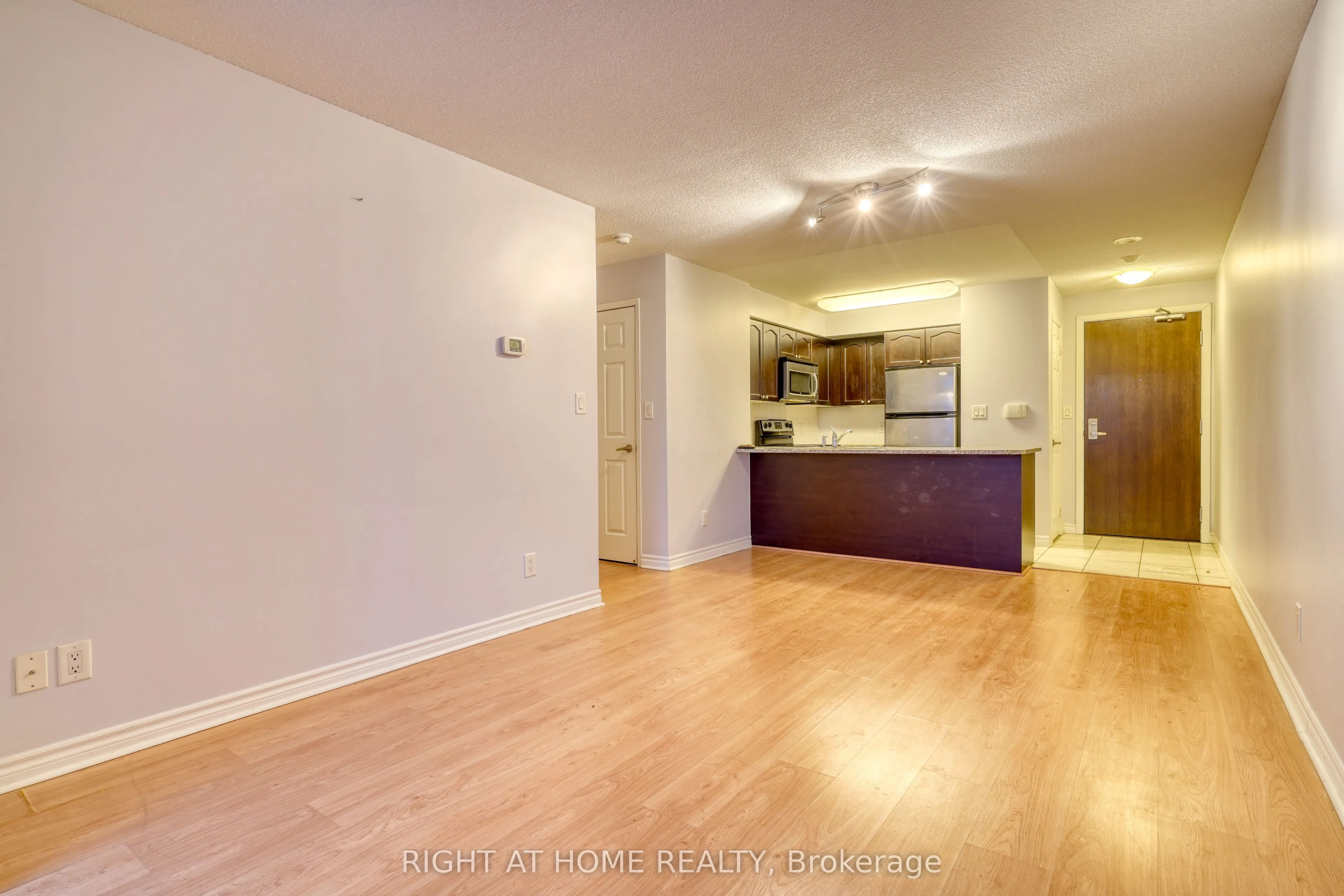 35 Hollywood Avenue, #Ph215