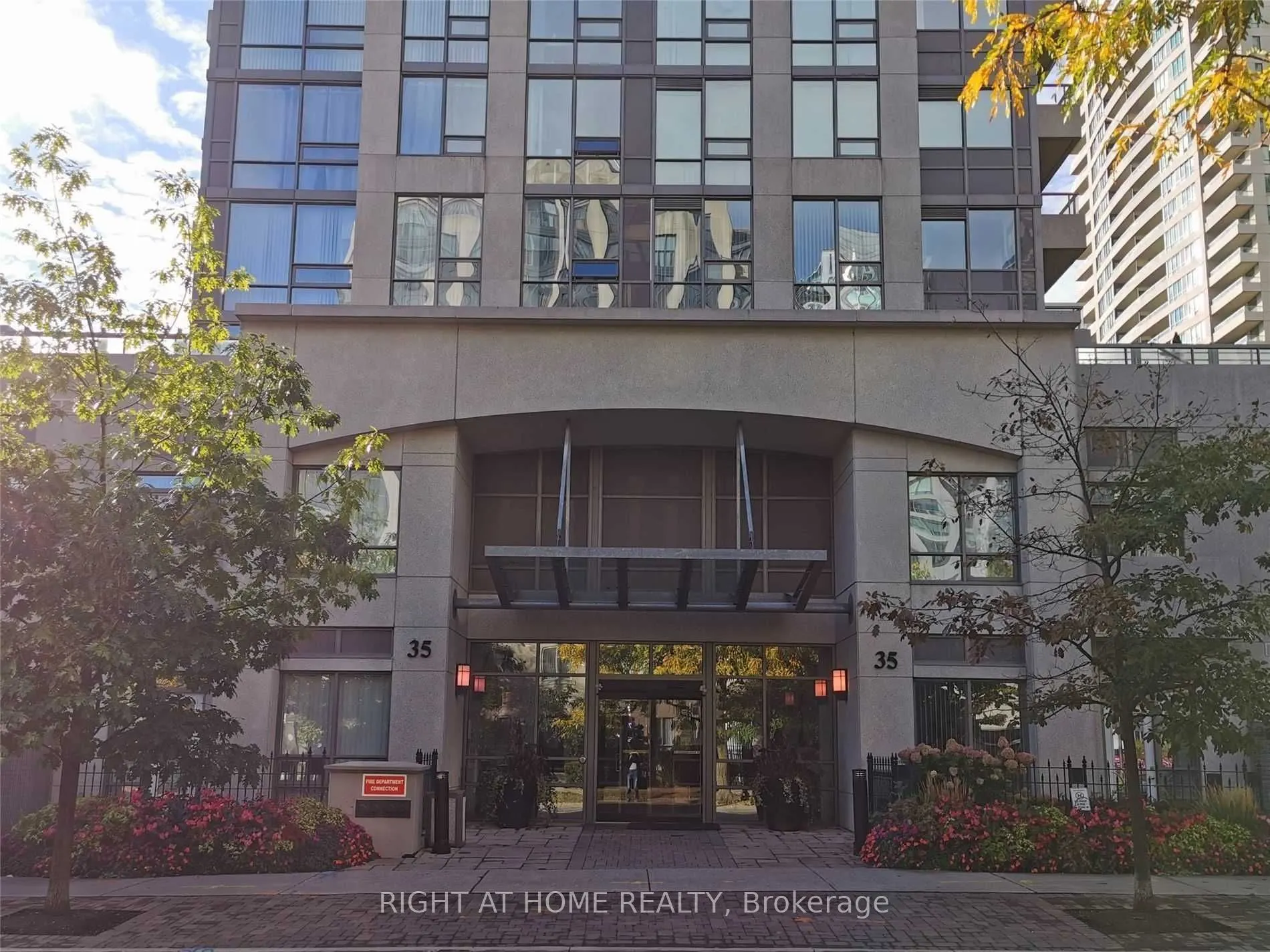 35 Hollywood Avenue, #Ph215