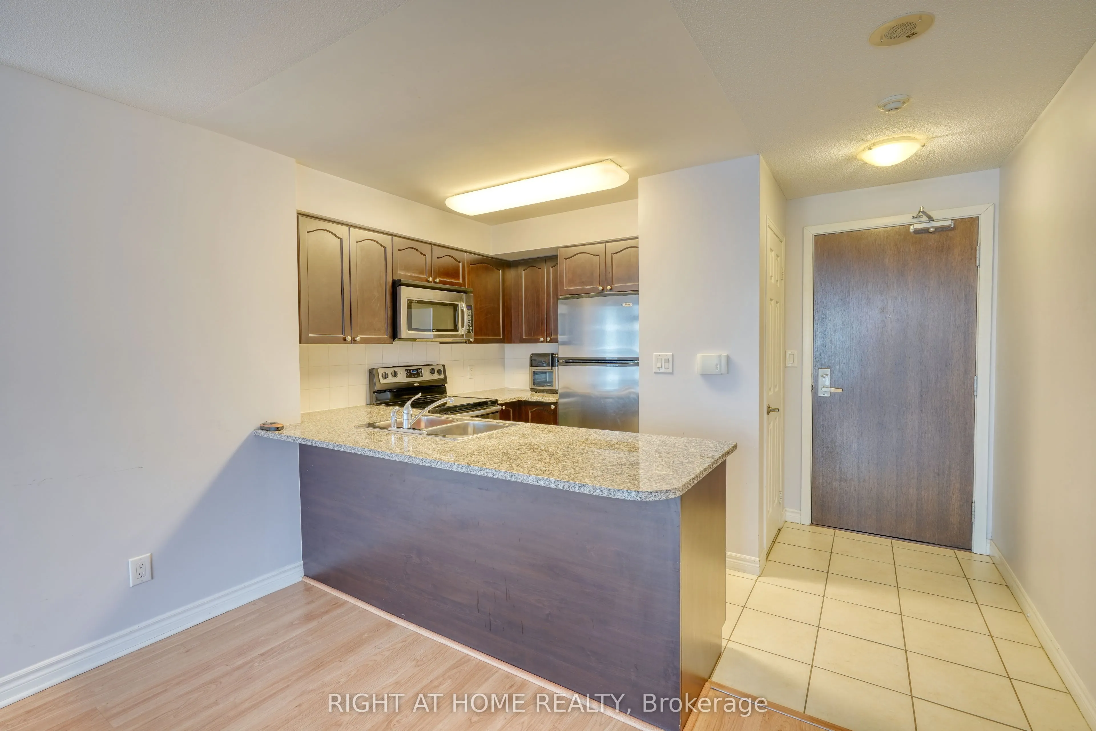 35 Hollywood Avenue, #Ph215