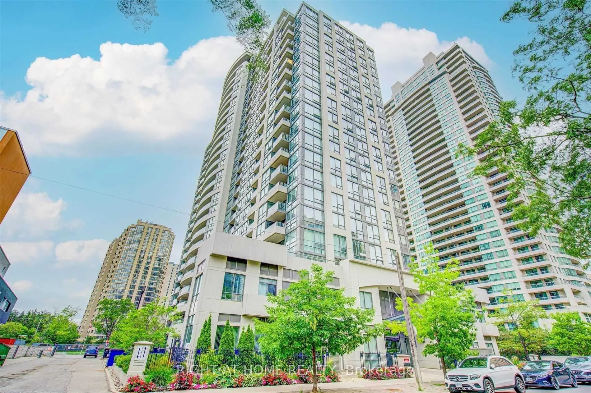 35 Hollywood Avenue, #Ph215