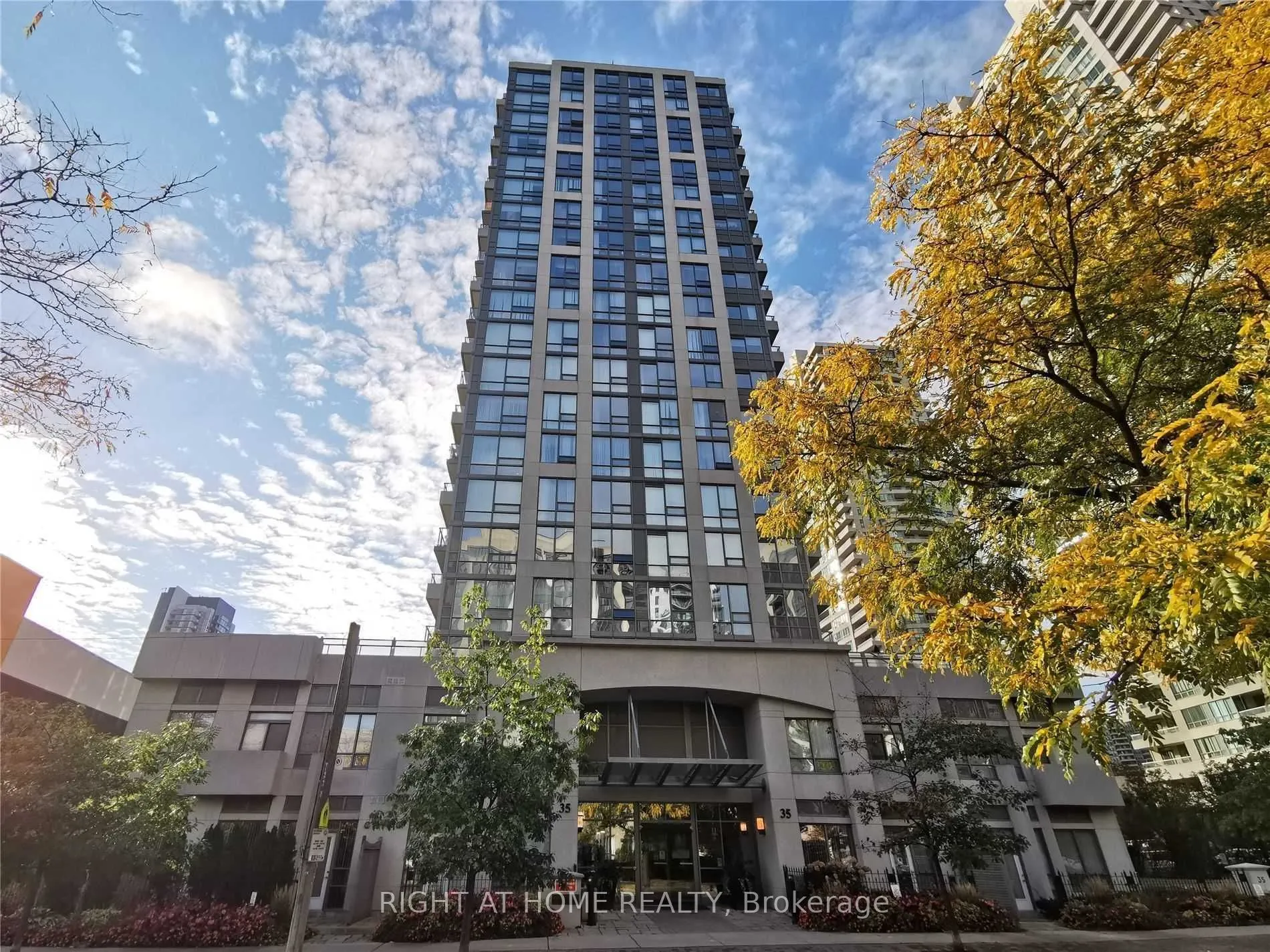 35 Hollywood Avenue, #Ph215