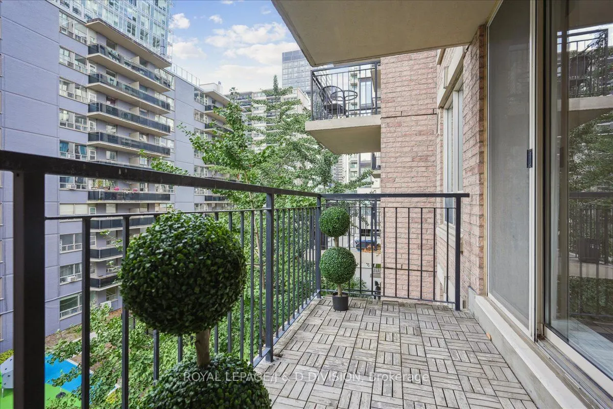 188 Redpath Avenue, #501