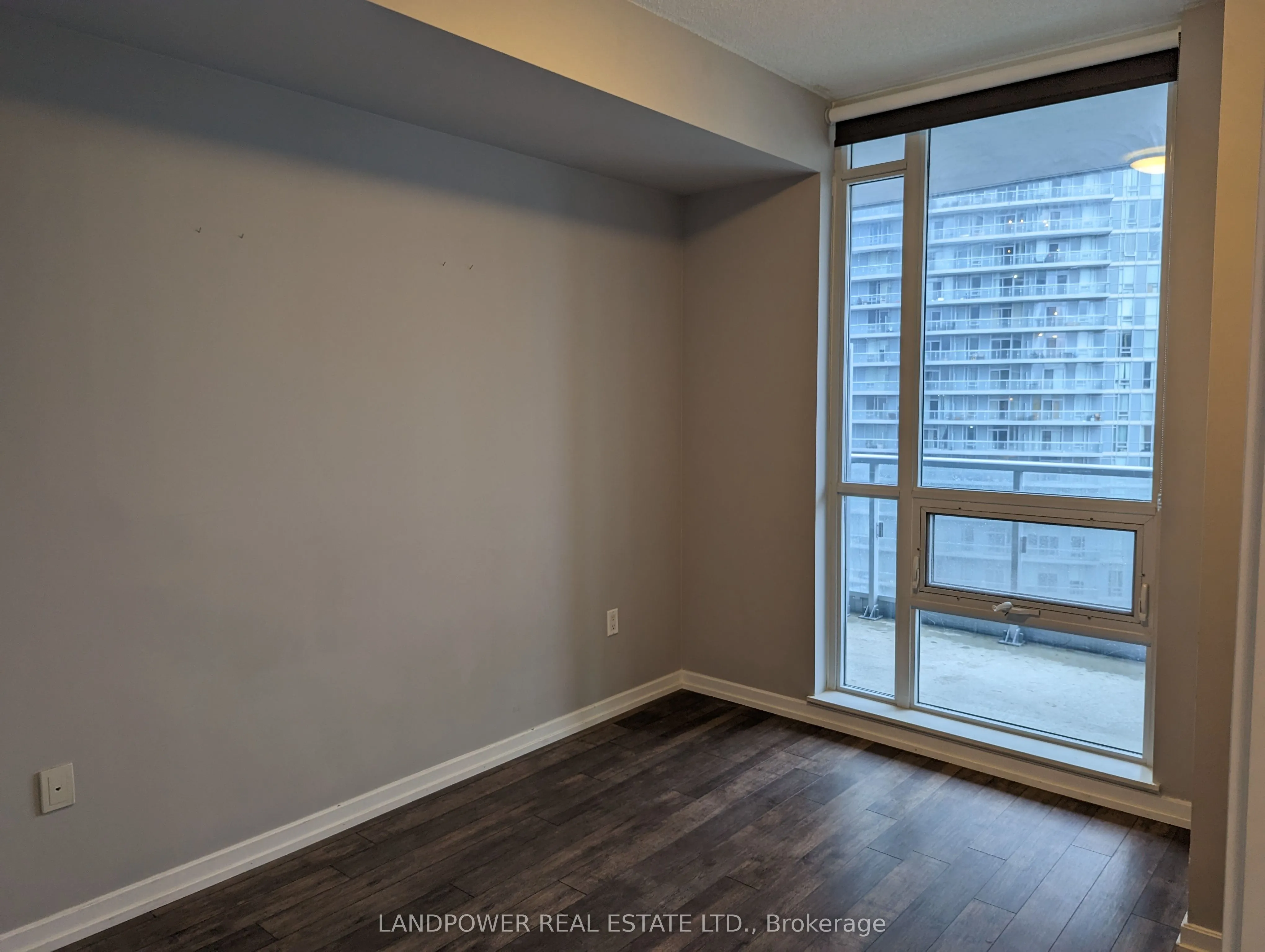 62 Forest Manor Road, #902