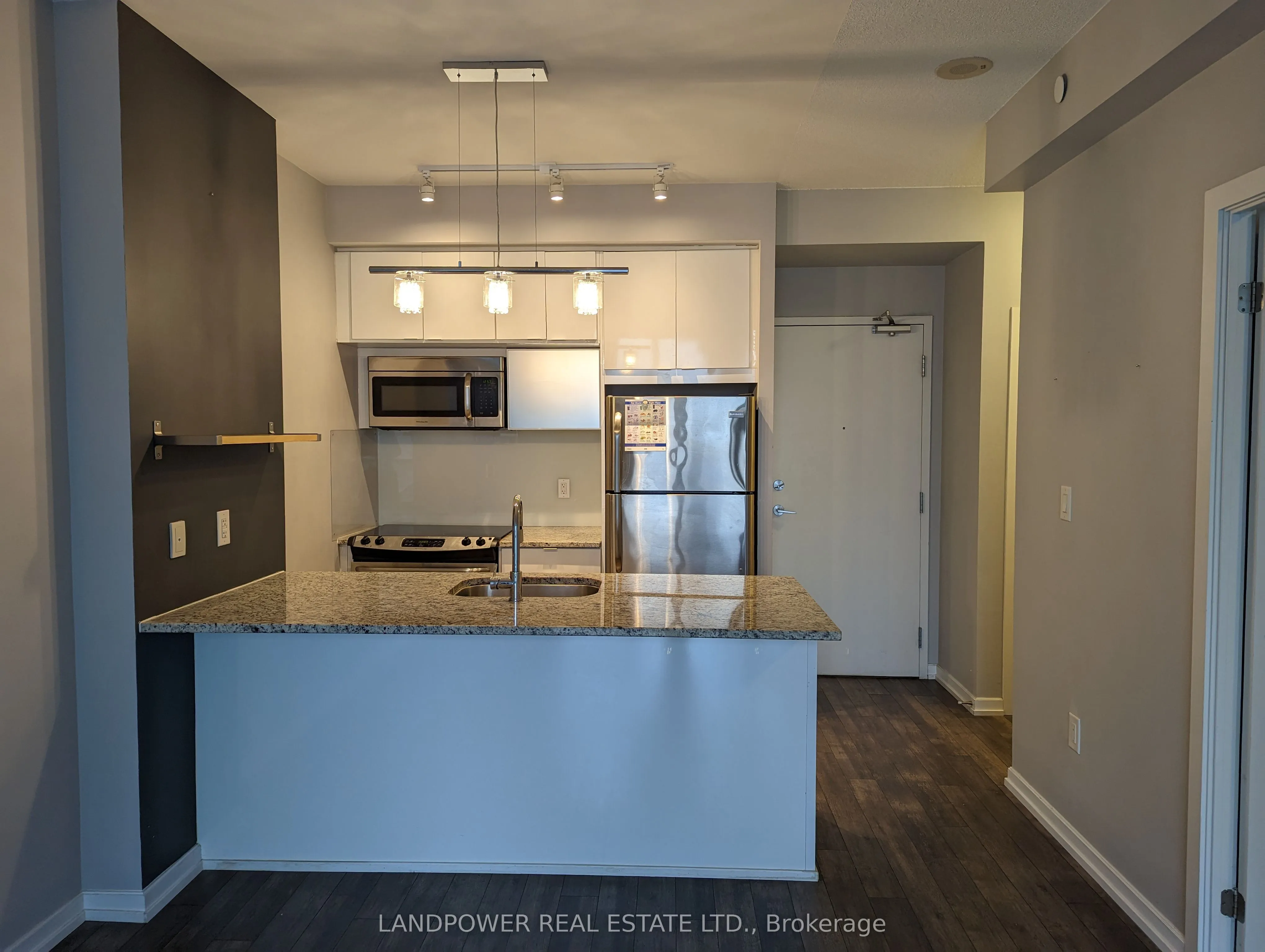 62 Forest Manor Road, #902