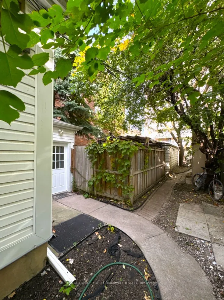 29 Raglan Avenue