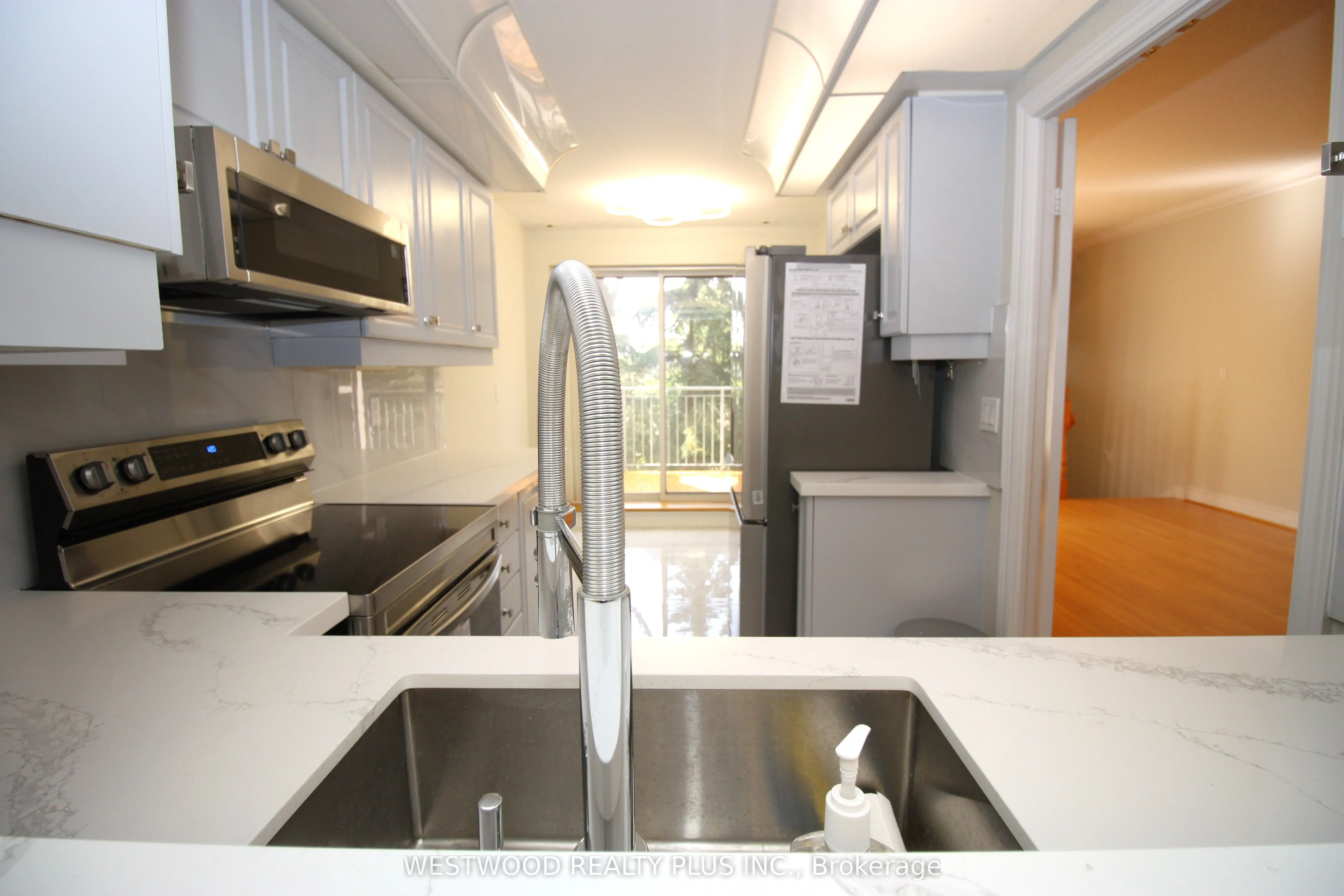 5418 Yonge Street, #Th125