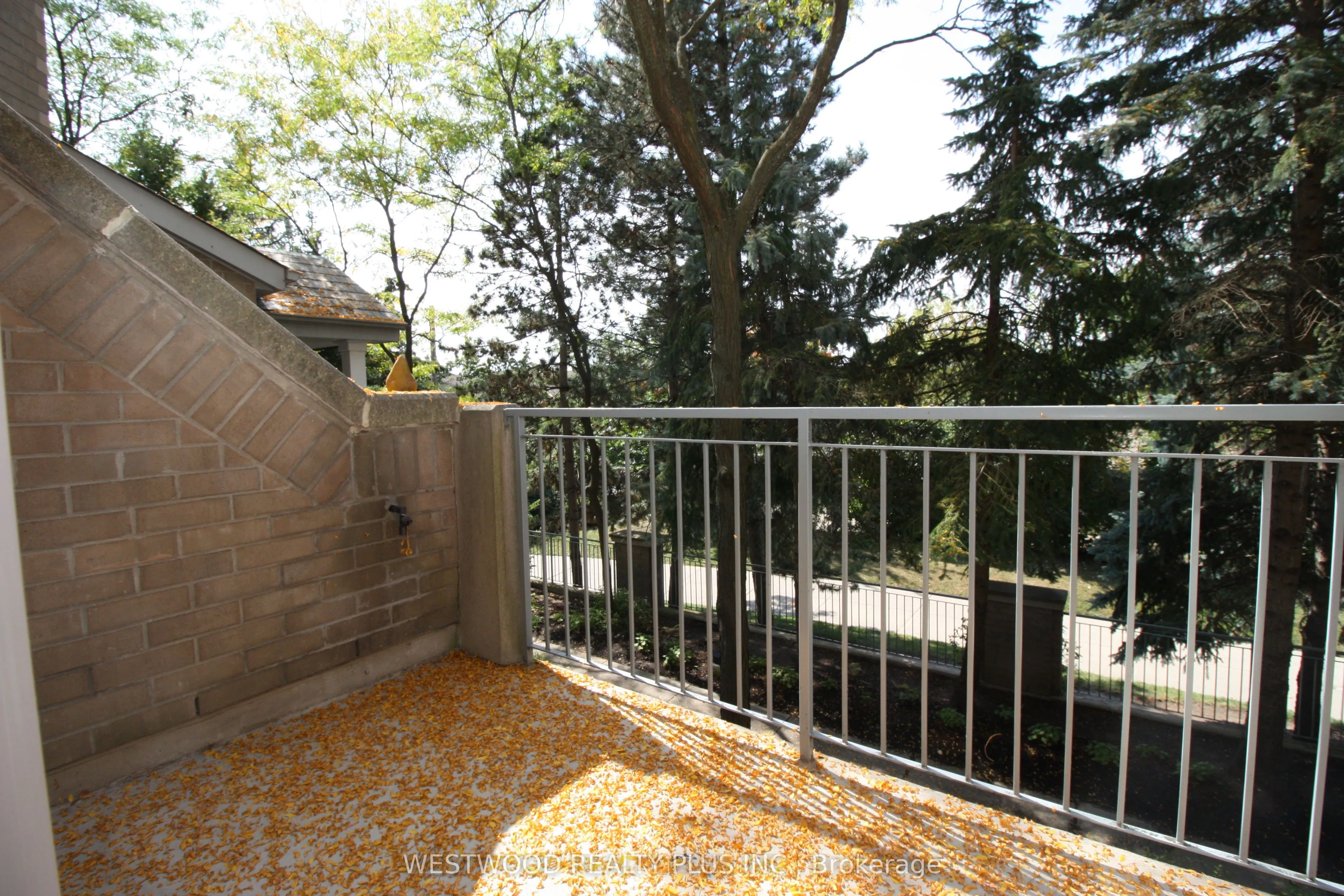 5418 Yonge Street, #Th125